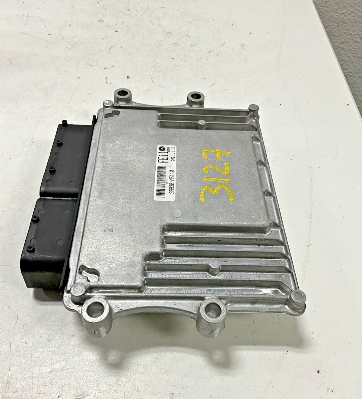 2022 Hyundai Nexo Engine Control Module Unit 39931M5110 OEM