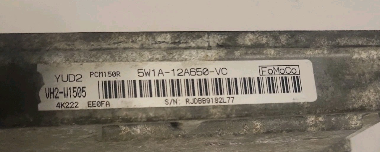 05 Lincoln Towncar 4.6L ECM 5W1A-12A650-VC CRACKED TAB SEE PICS 5W1A-12A650-VC