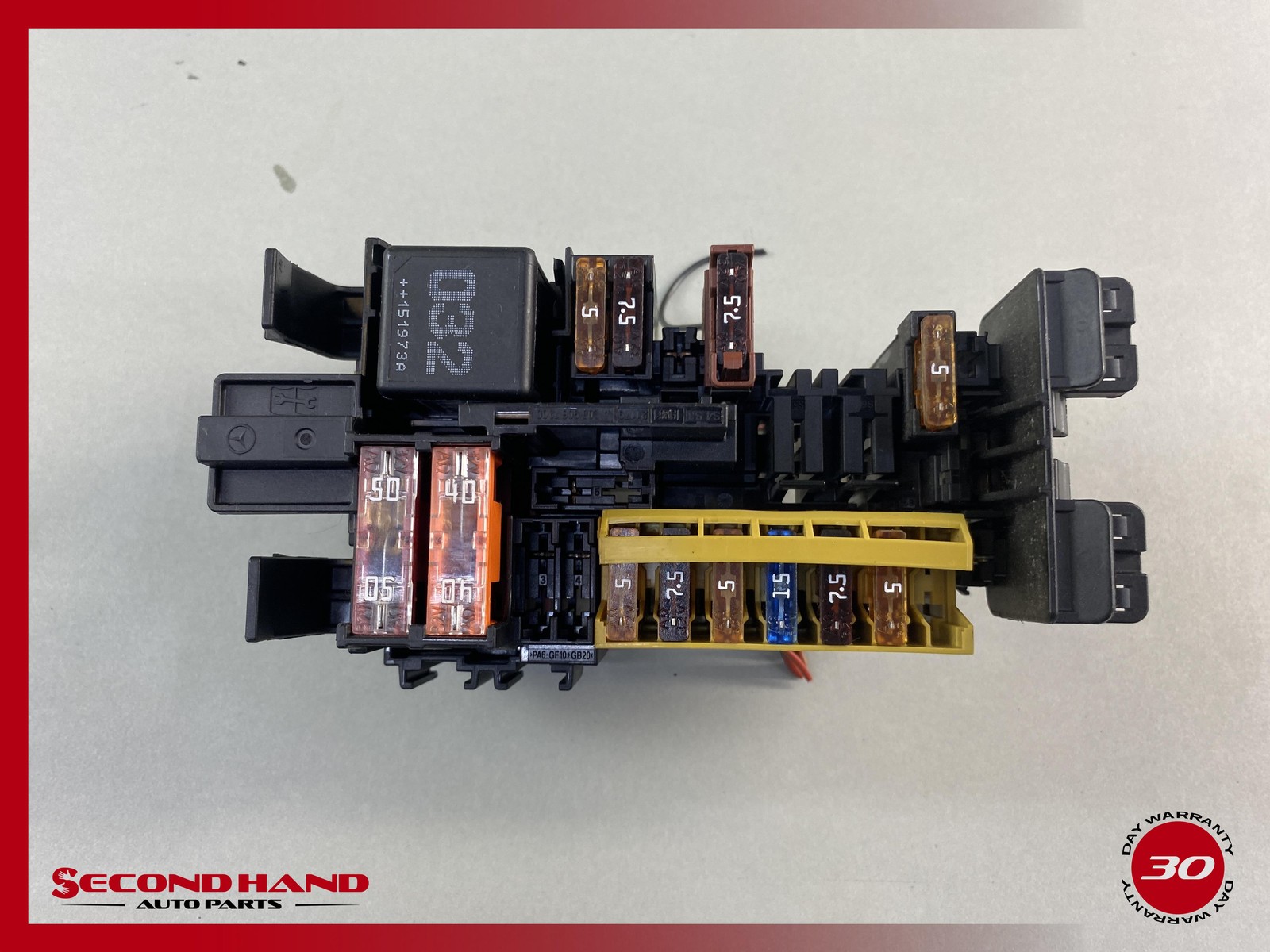 2015-2021 MERCEDES C300 W205 FRONT INTERIOR DASH FUSE RELAY BOX OEM
