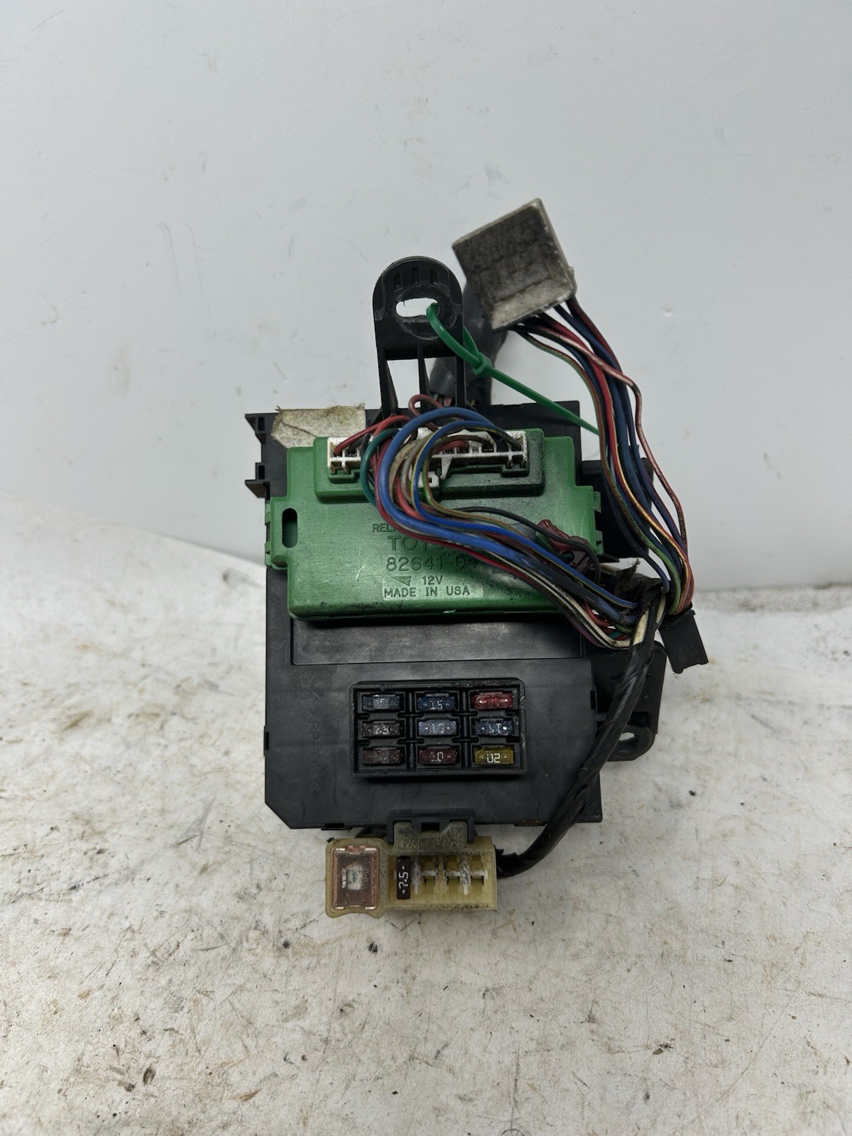 98-00 Toyota Tacoma 2.4L A/T Fusebox Relay Integration Module Fuse Block OEM