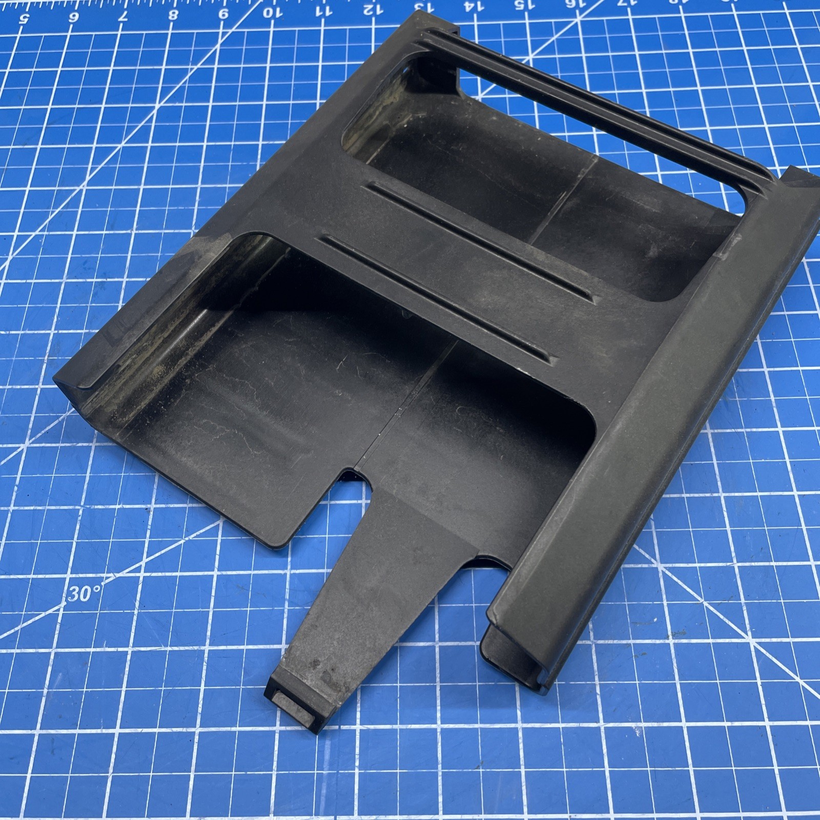 2013 2016 CHEVY MALIBU ENGINE COMPUTER ECU ECM PLASTIC HOLDER MOUNT BRACKET