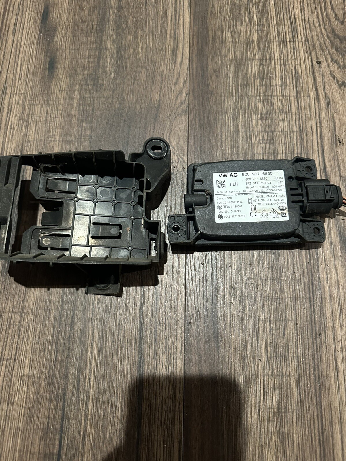 2018-2020 VOLKSWAGEN ATLAS TIGUAN LEFT SIDE BUMPER BLIND SPOT RADAR MODULE OEM