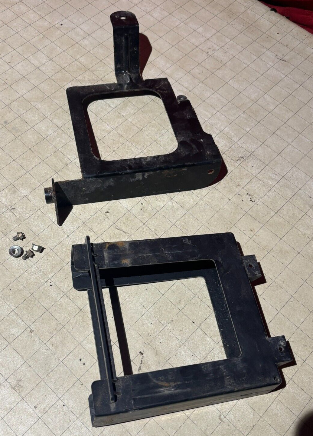 99-03 Ford F250 F350 F450 PCM ECM Computer Mounting Sleeve Retainer Bracket OEM