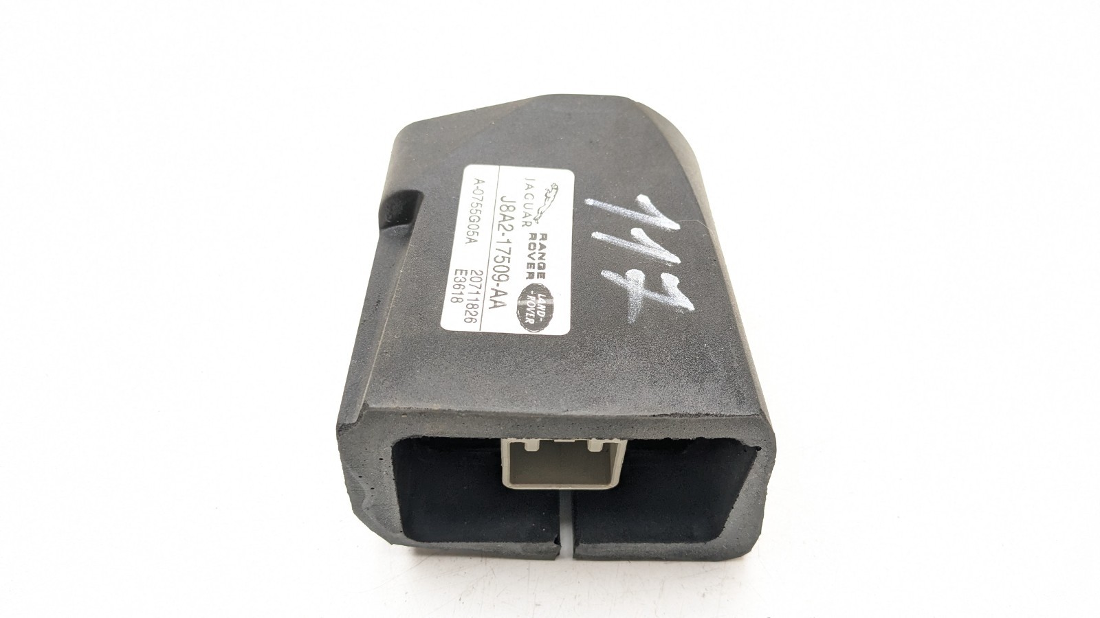 RANGE ROVER VELAR L560 WINDSCREEN WIPER CONTROL MODULE ECU J8A217509AA 2018