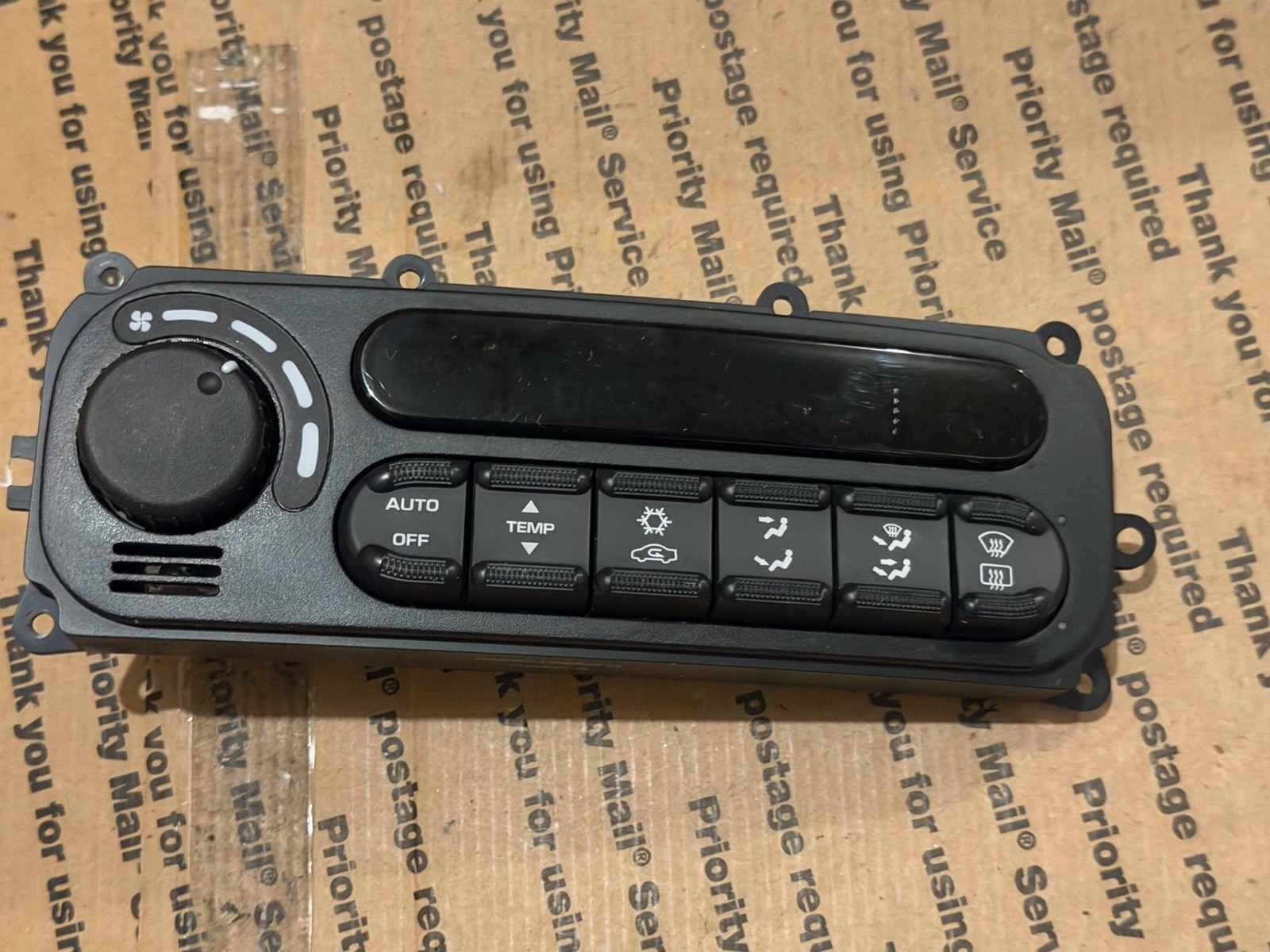 04698199AB 1998-2004 Chrysler 300M Digital Climate Temp Control