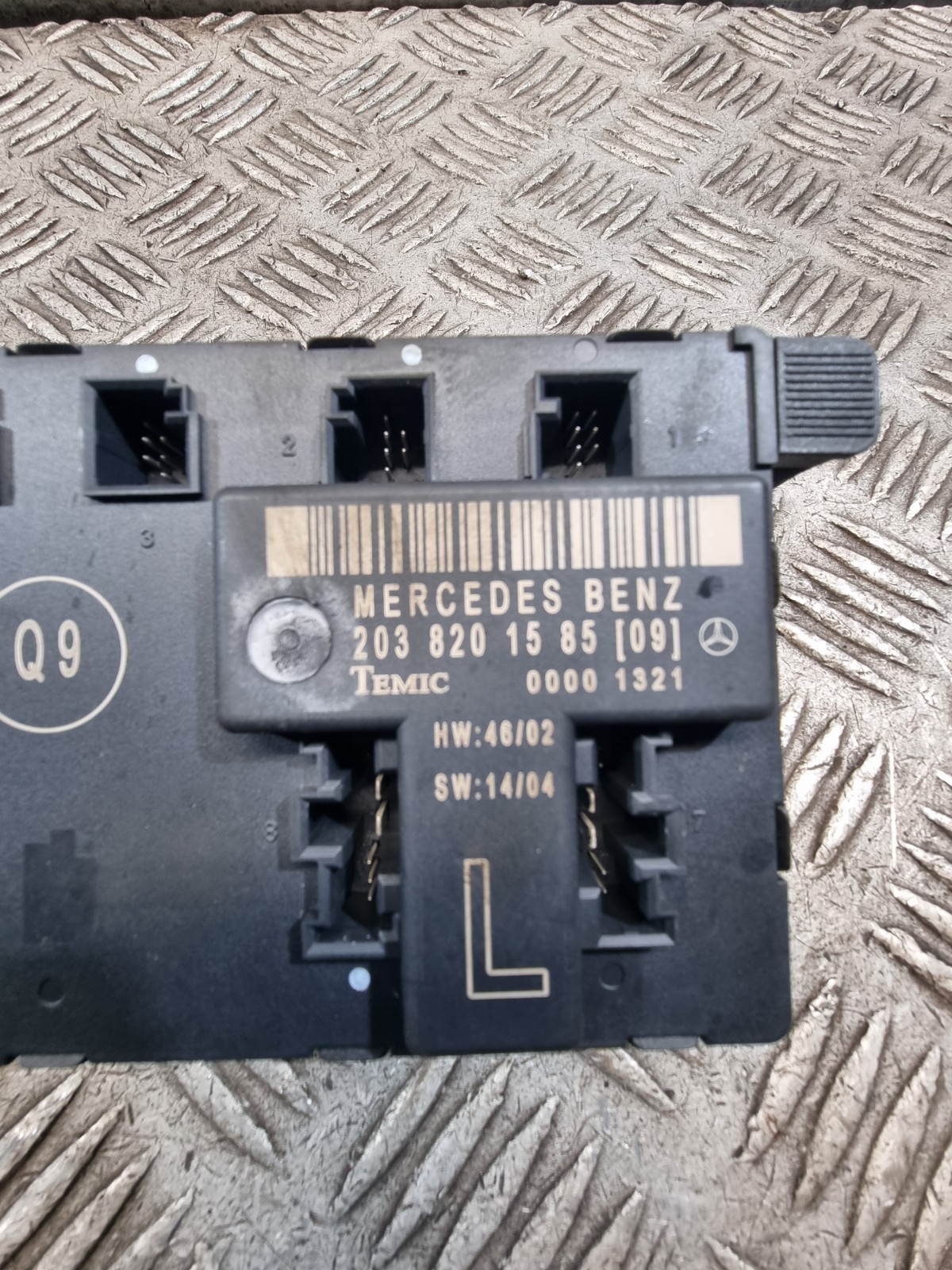 MERCEDES C180 DOOR CONTROL MODULE FRONT LEFT A2038201585 AUTO W203 SALOON 2007
