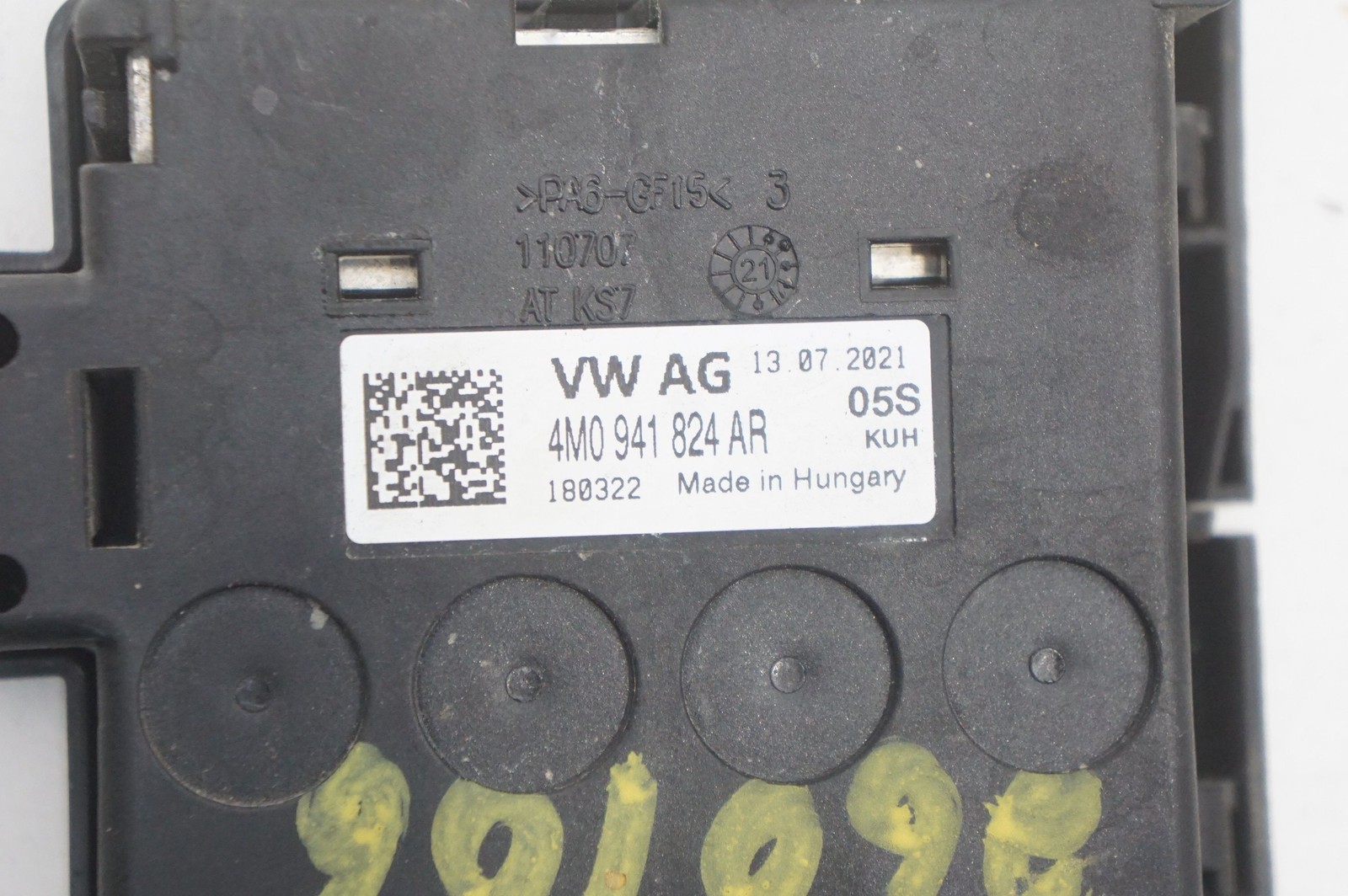 Engine Bay Fuse Relay Junction Control Box OEM 4M0941824AR Audi Rsq8 2022