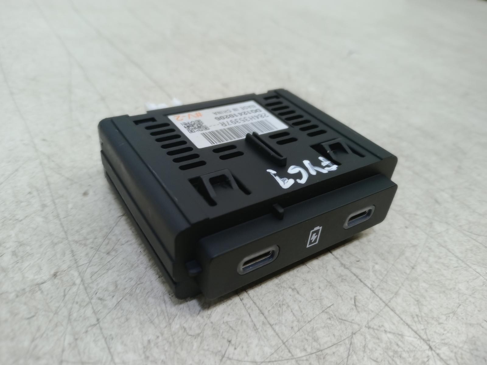 RENAULT MEGANE E-TECH USB SOCKET CHARGER TYPE C 284H35397R XCB 2022 – 2024