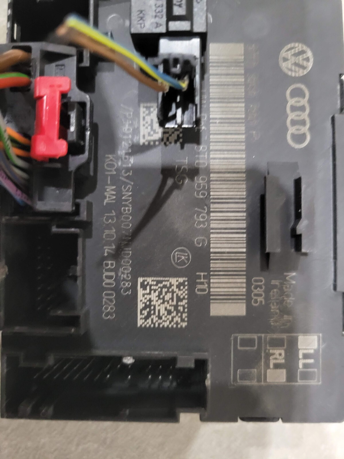 2013-2016 AUDI A4 – Front Right DOOR Control Module / Computer 8T0959792P