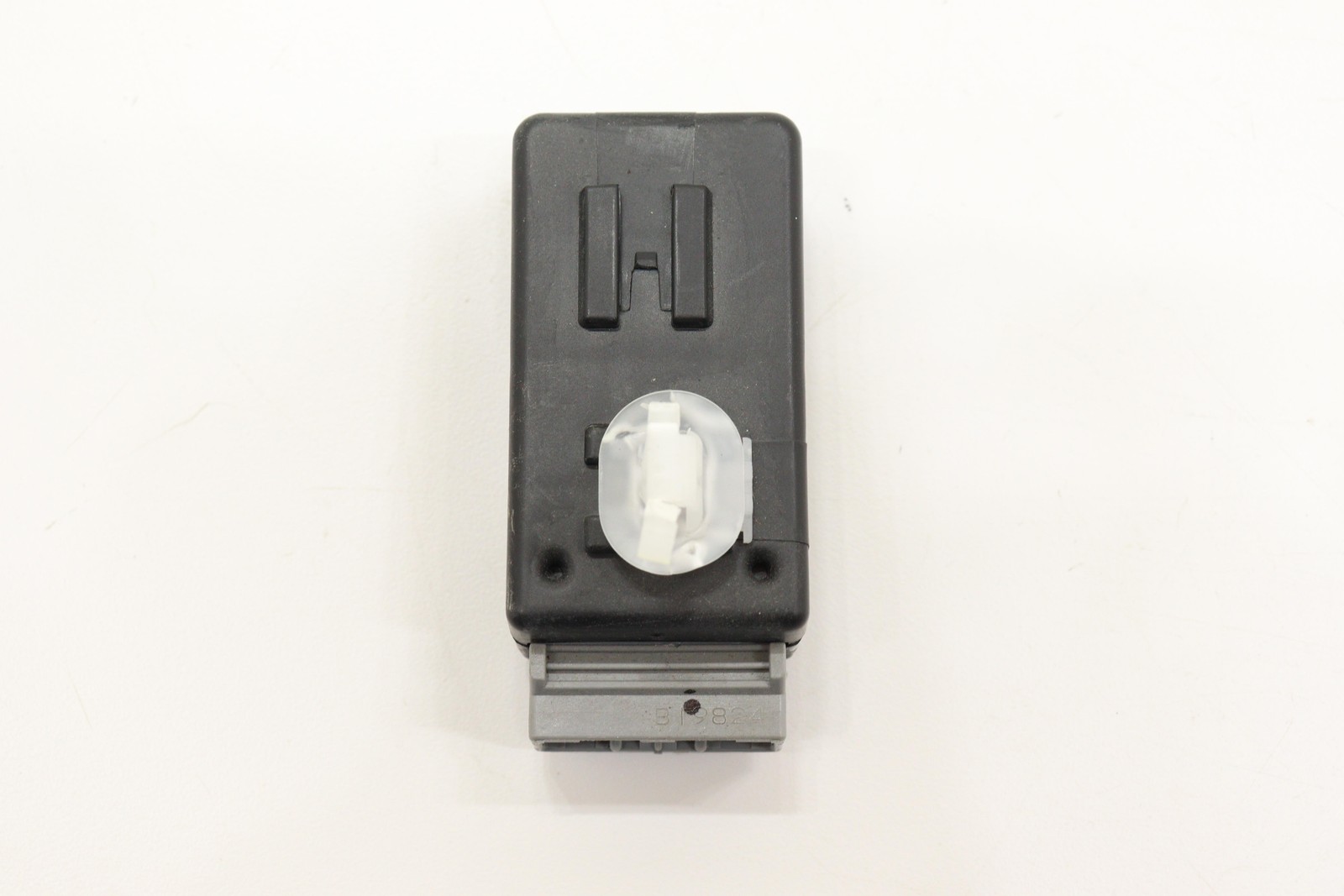 2018 – 2025 HONDA ODYSSEY FRONT RIGHT SIDE SEAT CONTROL MODULE OEM 81289THRA21