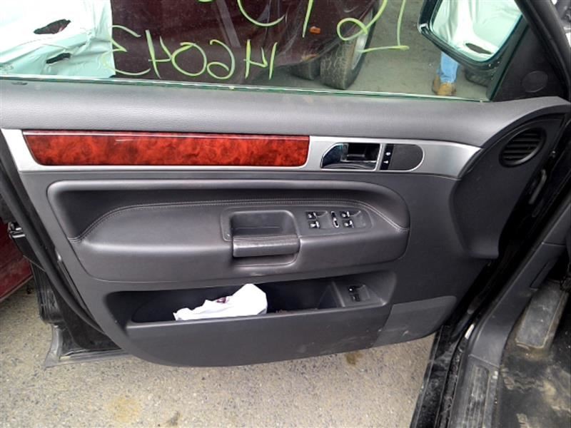 Chassis ECM Body Control BCM Mounted Next Relay Box Fits 04-07 TOUAREG 612942