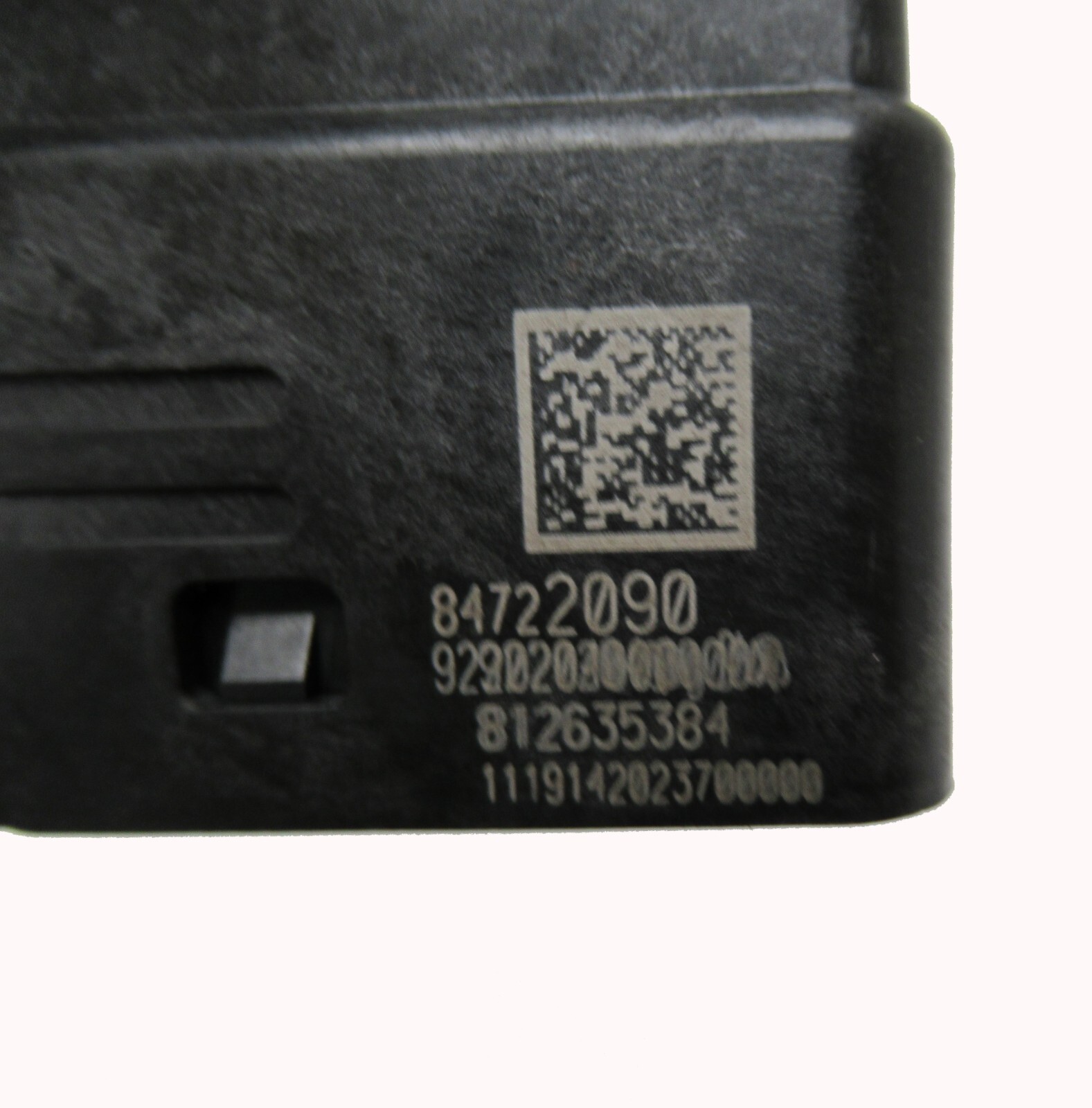 84722090 Electronic Transmission Shift Control Push button 2021-2023 GMC Yukon