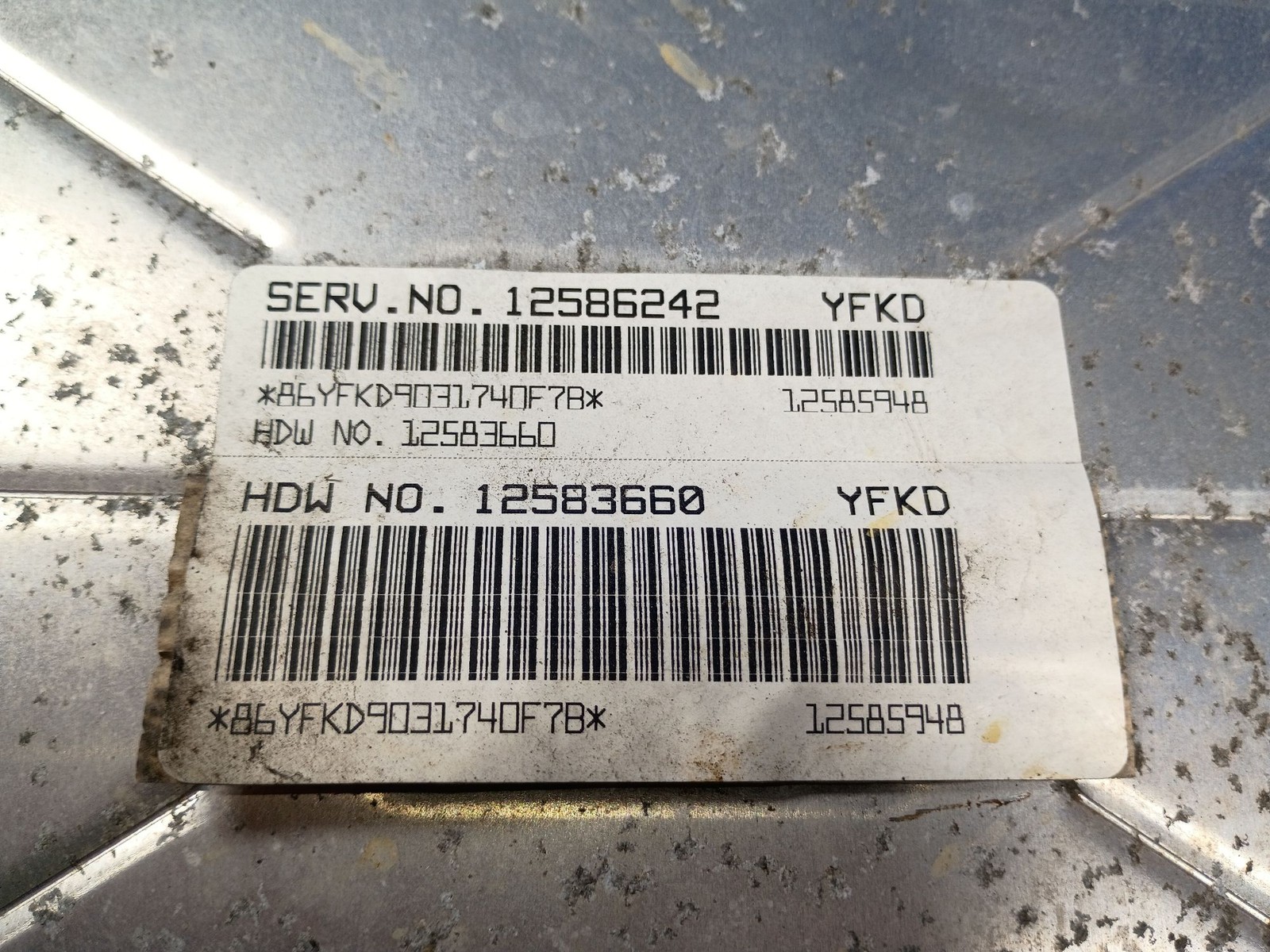 2004 GM Truck SUV Engine Control Module ECM PCM 12586242 YFKD