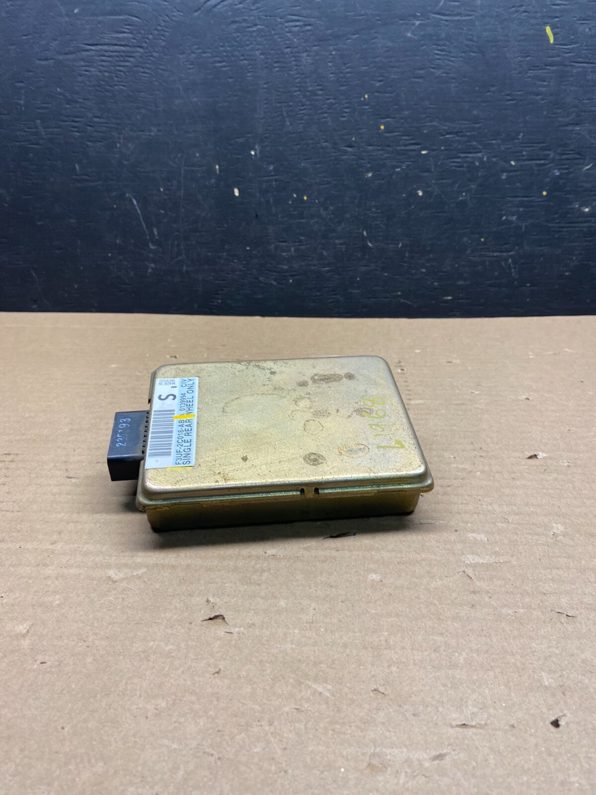 1992 – 1996 Ford E350 ABS Control Module Unit OEM L1968 DG
