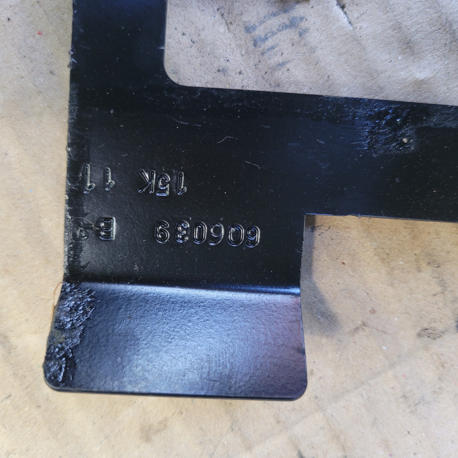 PEUGEOT 3008 MK1 1.6 HDI ENGINE ECU COVER BRACKET HOLDER 606039