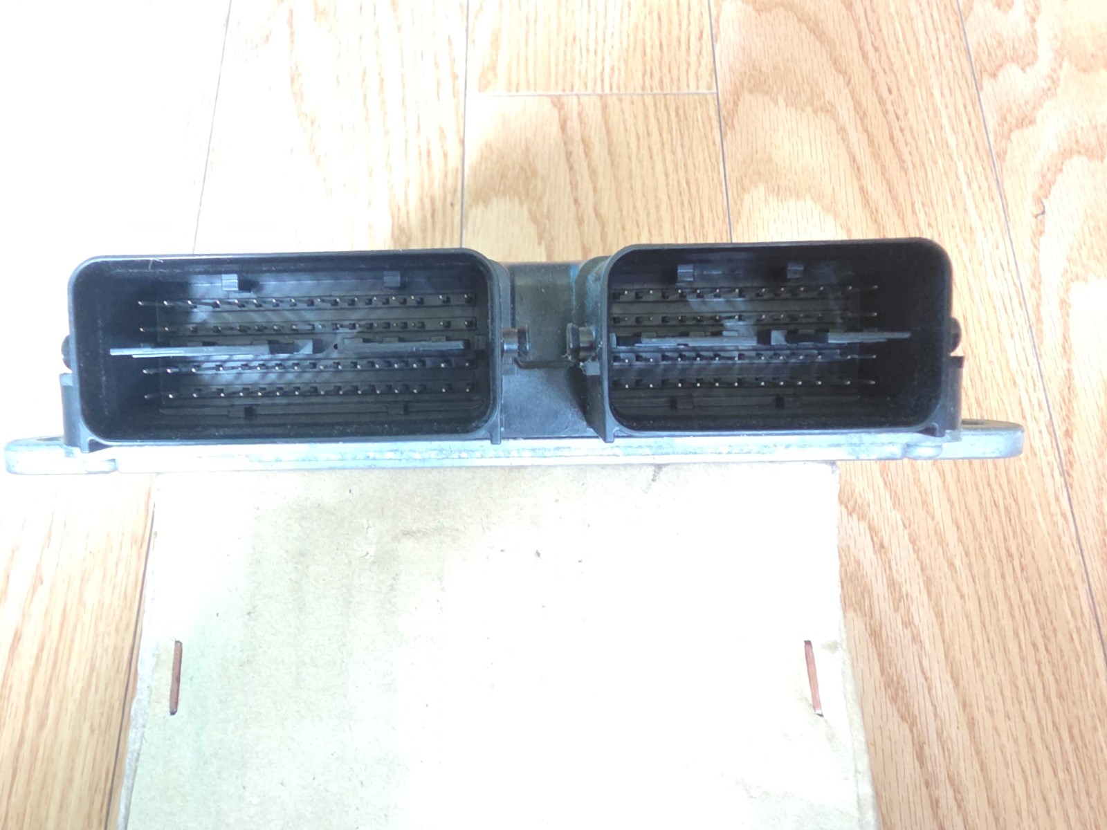 ECM – Mitsubishi (1860B954)2014-2016 Mitsubishi Outlander – 1860b954