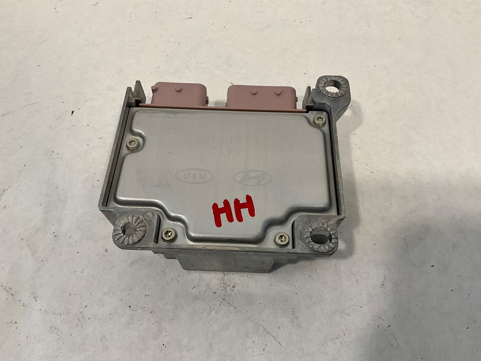 2017 Hyundai Elantra Bag Control Module OEM 95910-F2000 SRS Control Unit