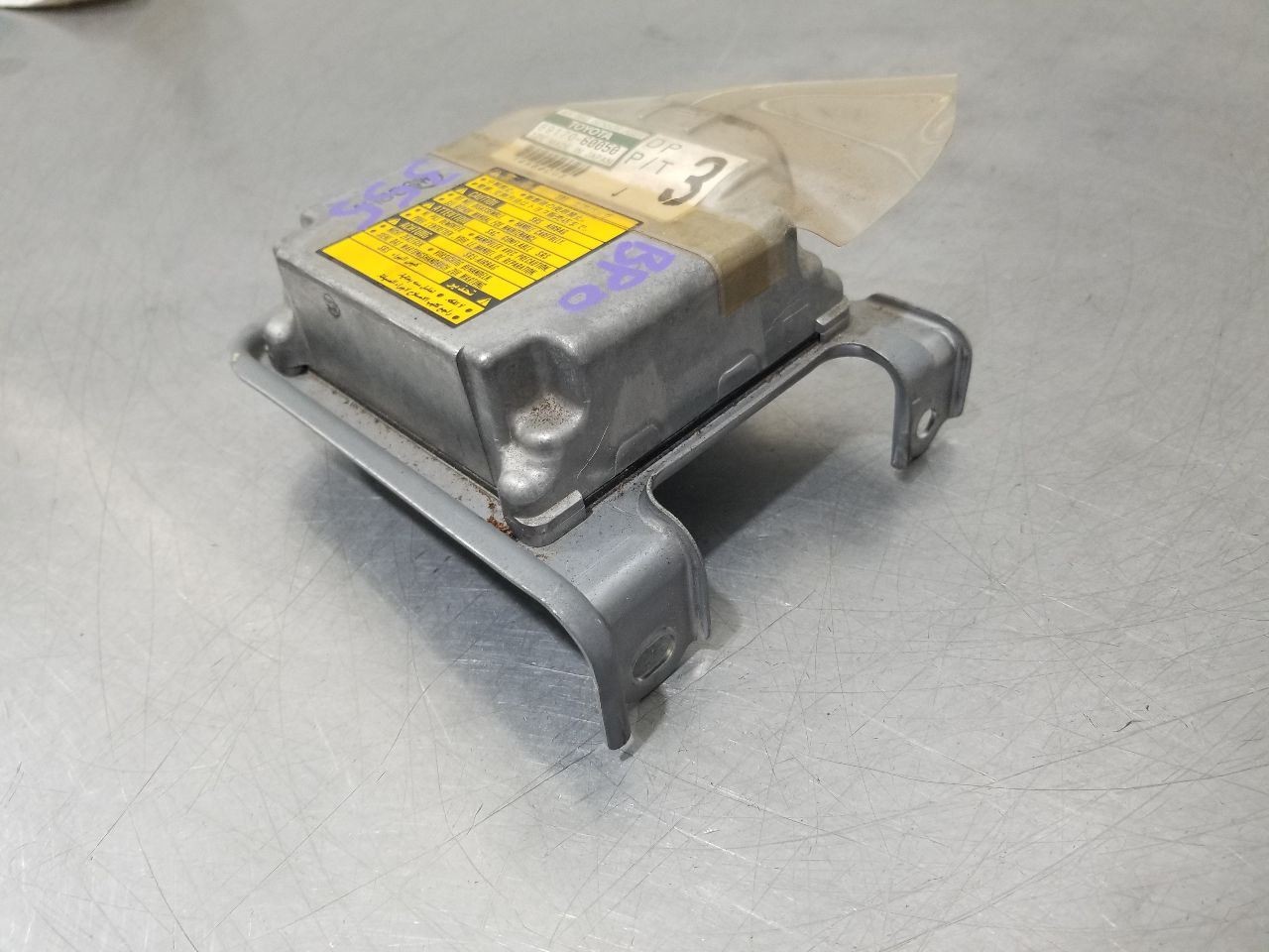 98 1998 TOYOTA LANDCRUISER 8 CYLINDER SRS RESTRAINT CONTROL MODULE 8917060050