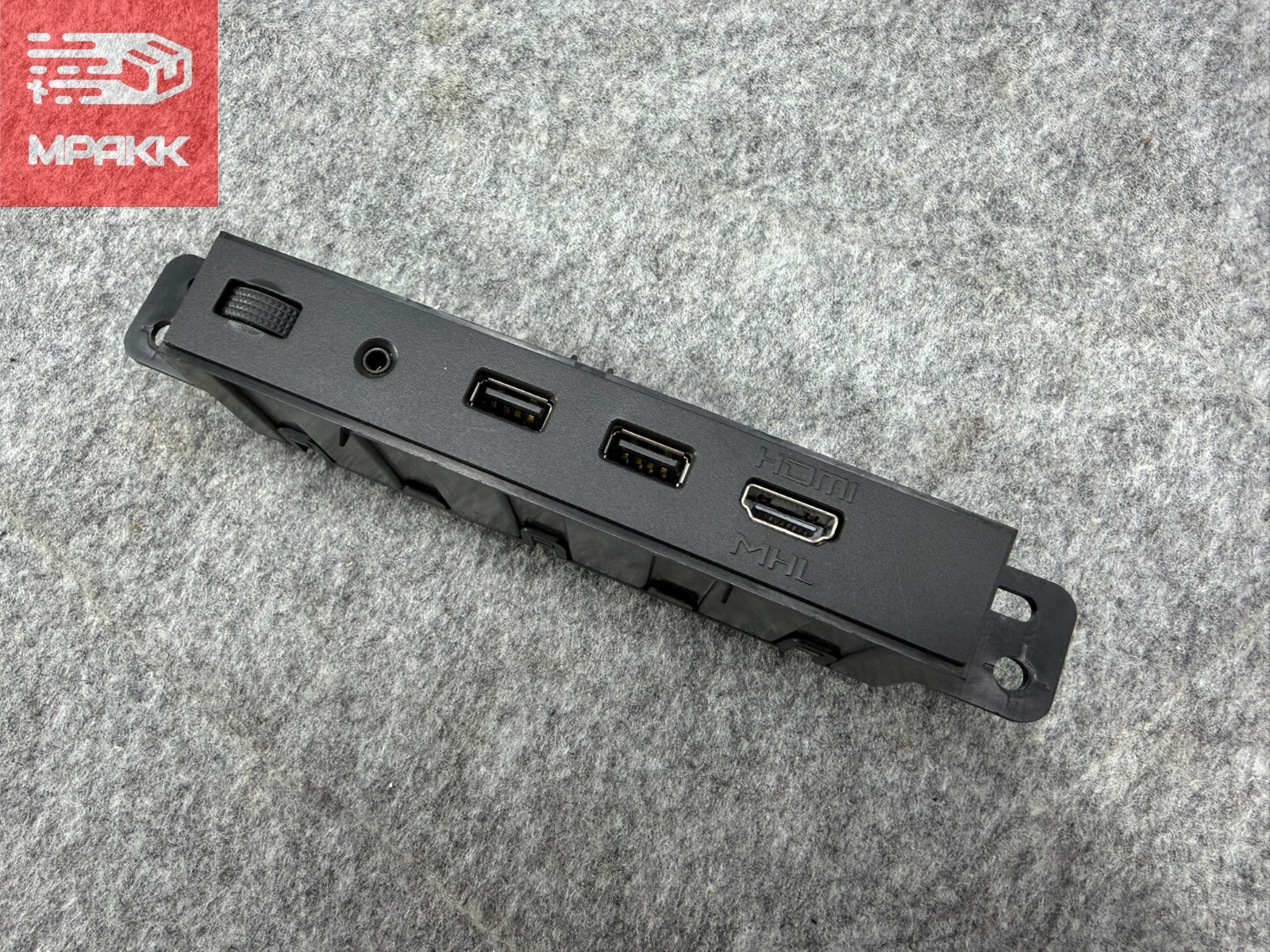 2017-2020 Chevrolet Suburban Tahoe HDMI Dual USB AUX Port Panel OEM 84252643