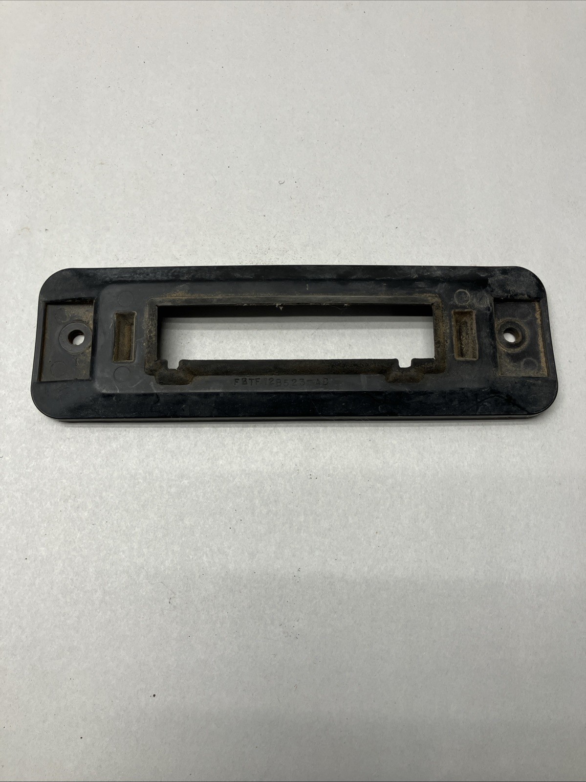 92 – 97 FORD OBS F150 F250 F350 COMPUTER RUBBER FIREWALL SEAL F2TF-12B523-AD
