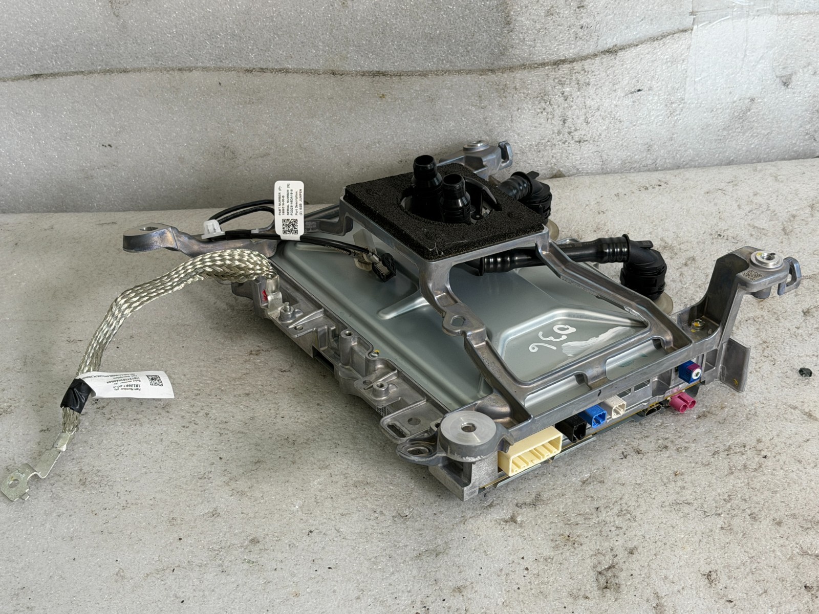 2020-2023 Tesla Model Y Auto Pilot Computer Media Computer OEM 1787419-00-G #036