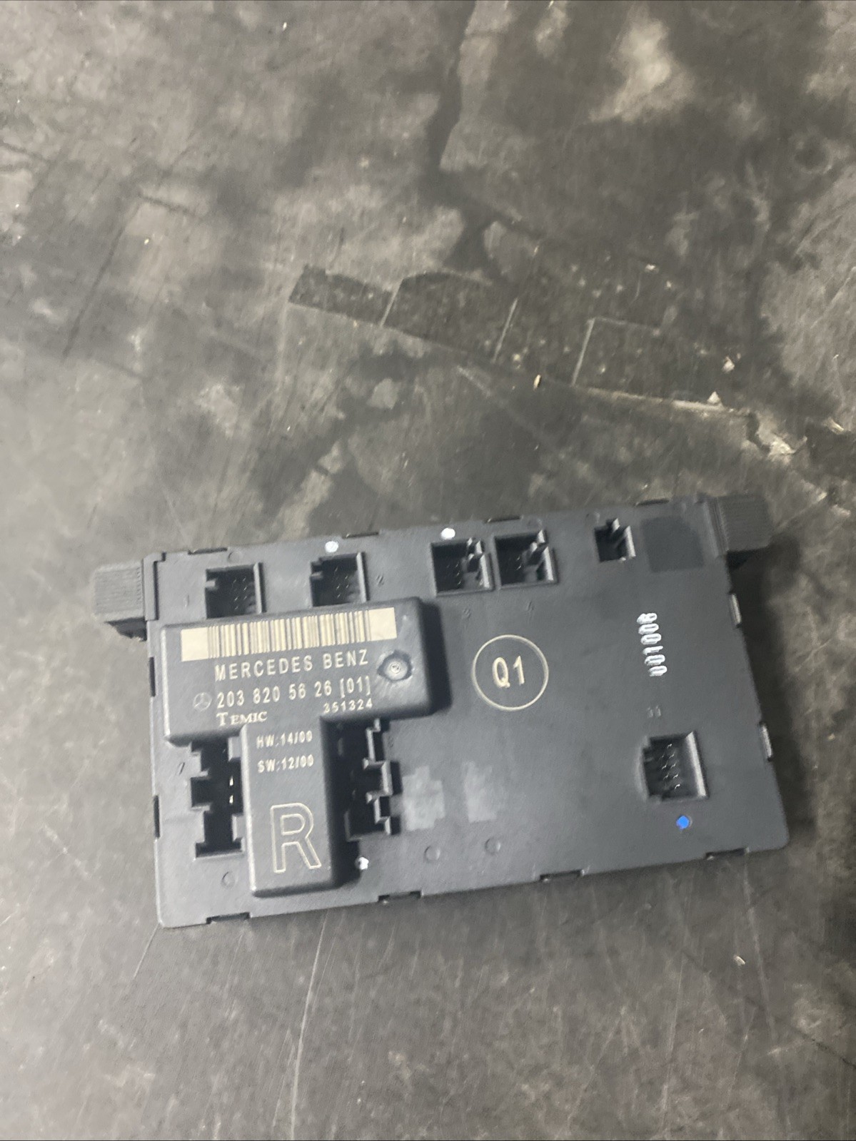 2000 C240 Door Control Module Front Passenger 2038201585 OEM