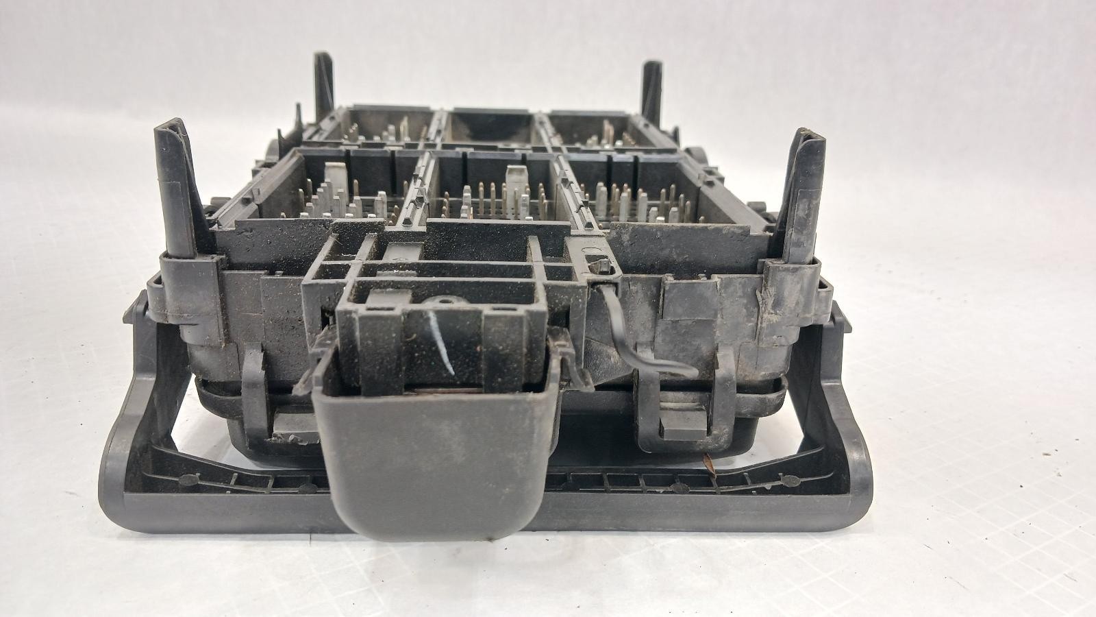 ’15-’19 CHEVROLET SILVERADO 2500 Engine Fuse Box OEM 1 Year Warranty!
