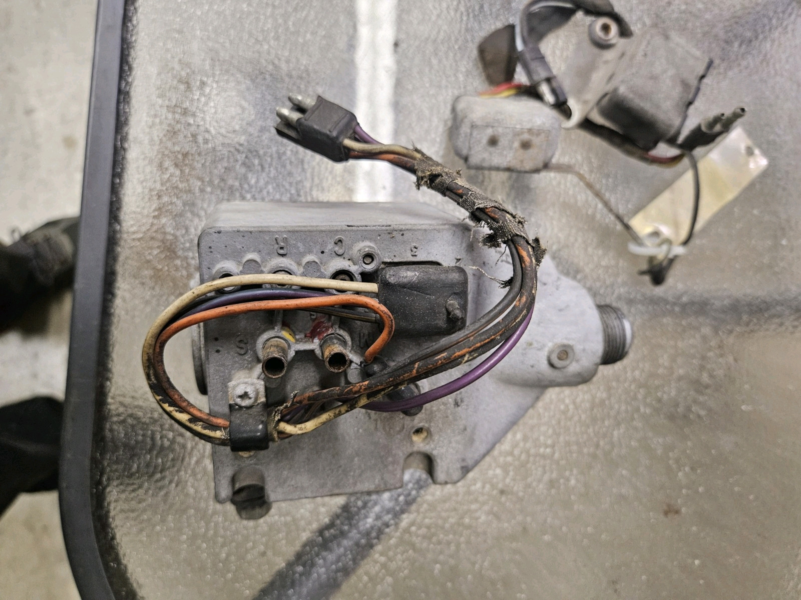1969 Lincoln Mark 111 Speedometer Box And Accessories