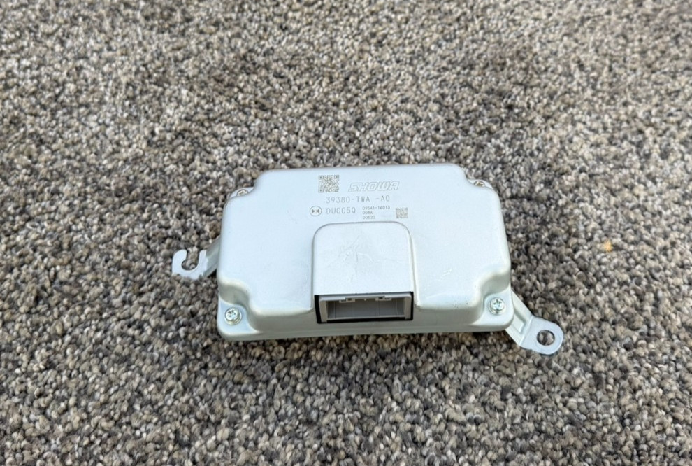 2018-2020 HONDA ACCORD HYBRID TOURING SUSPENSION CONTROL MODULE OEM.