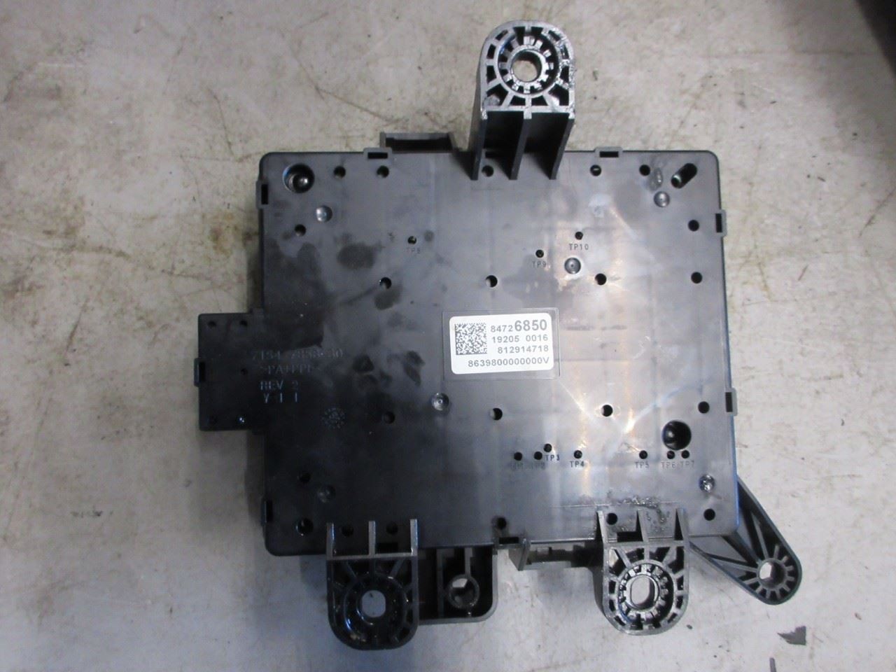 2020 Chevy Camaro ZL1 OEM 6.2L Junction Block Fuse Box 84726850
