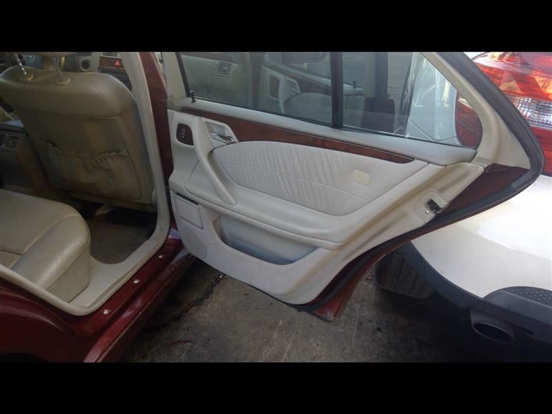2002 Mercedes-Benz E430 – LH Front Door Module – 2108207726 – R323471