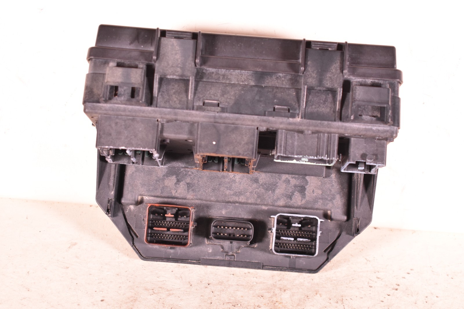 14 CARAVAN TOWN&COUNTRY ENGINE BAY FUSE BOX TIPM 68217405AB OEM