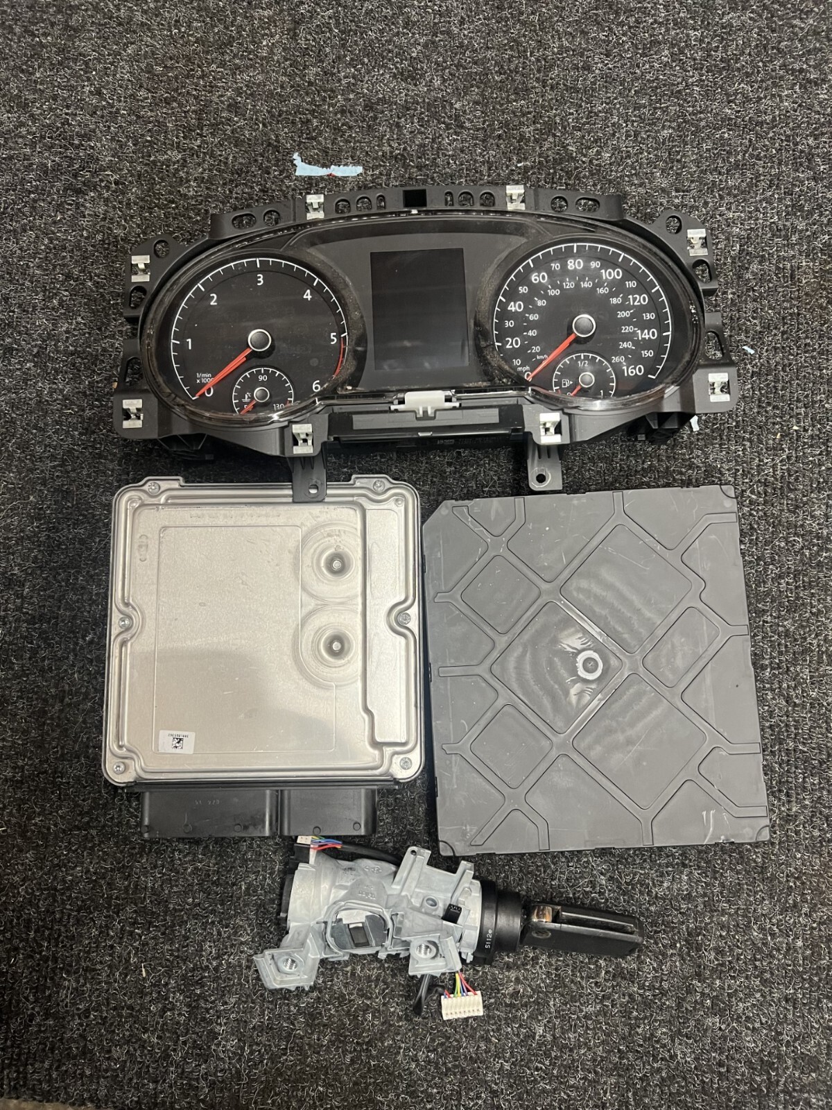 2014 VOLKSWAGEN GOLF MK7 FULL ECU KIT – SEE DESCRIPTION