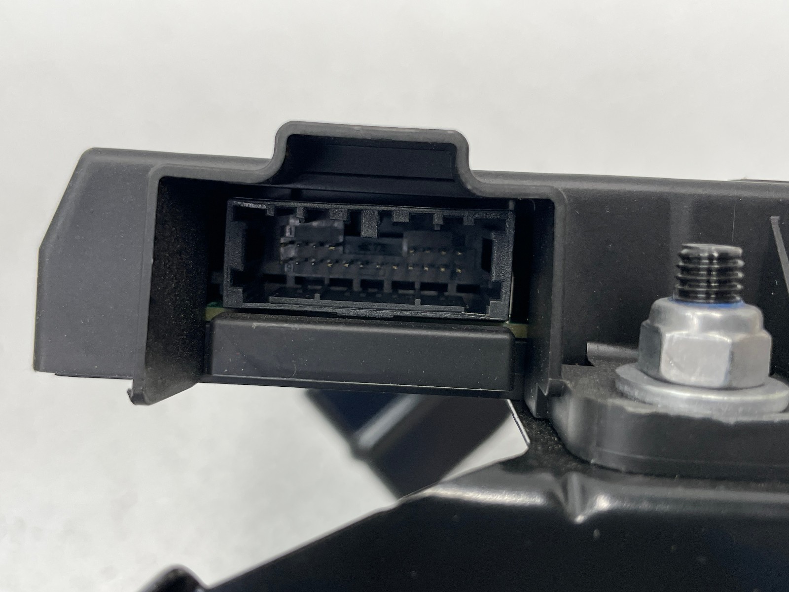 2021-2025 Jeep Wrangler Hub Receiver Computer Control Module 1679 OEM