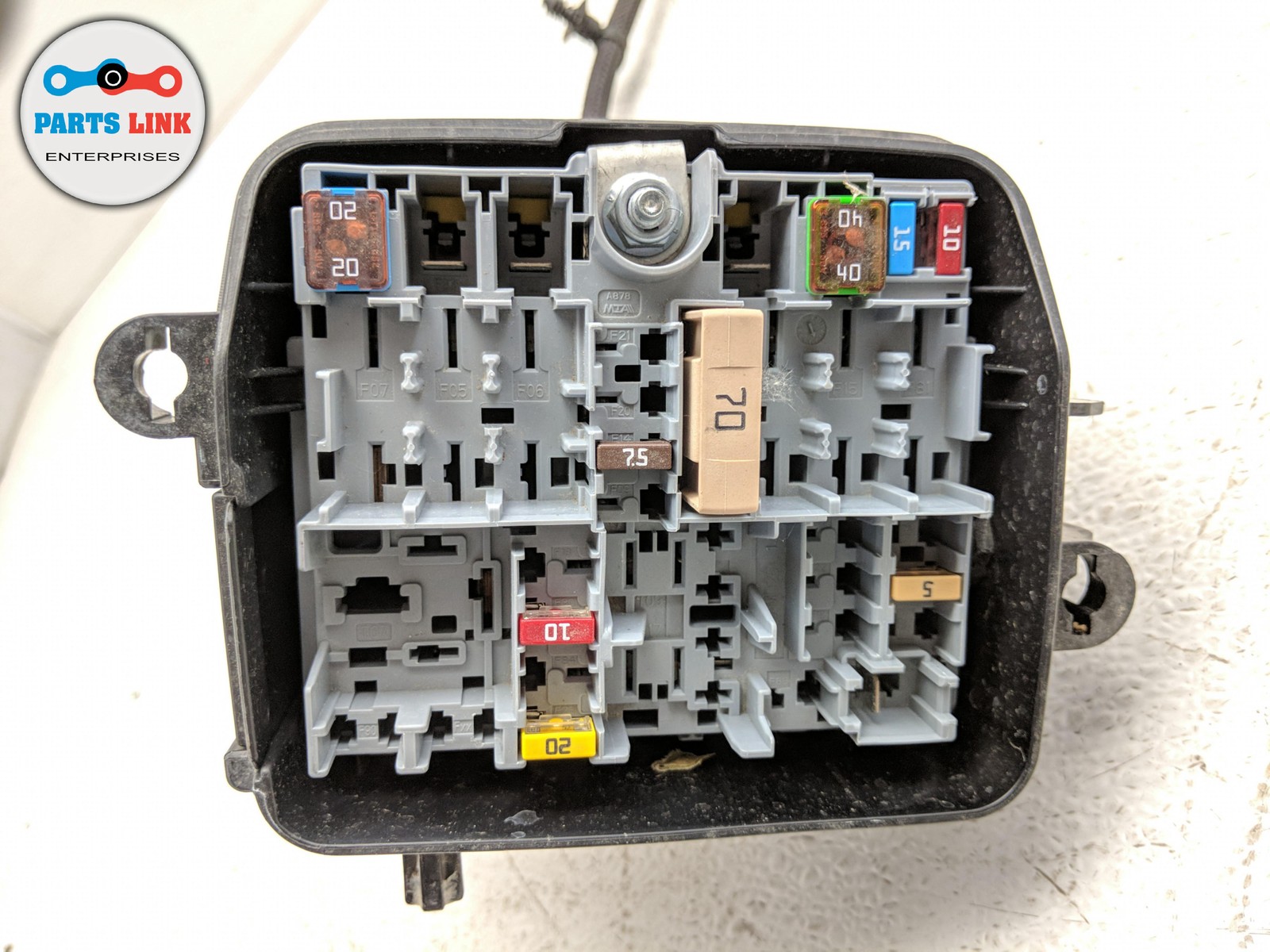 2017-2019 ALFA ROMEO GIULIA 952 ENGINE BAY RIGHT JUNCTION ELECTRIC FUSE BOX OEM