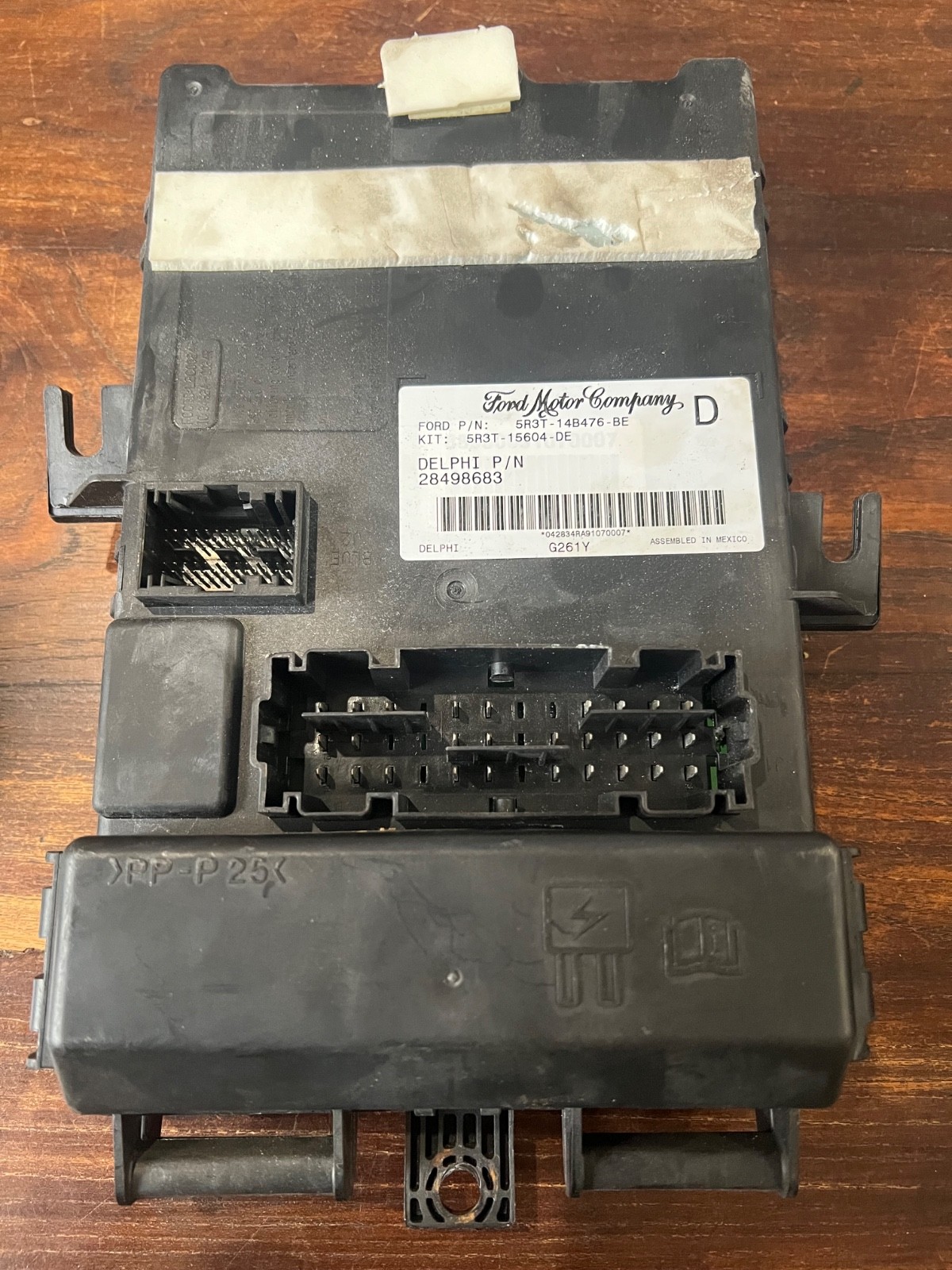 2005 2006 mustang BCM BODY CONTROL DELPHI P/N 28498683