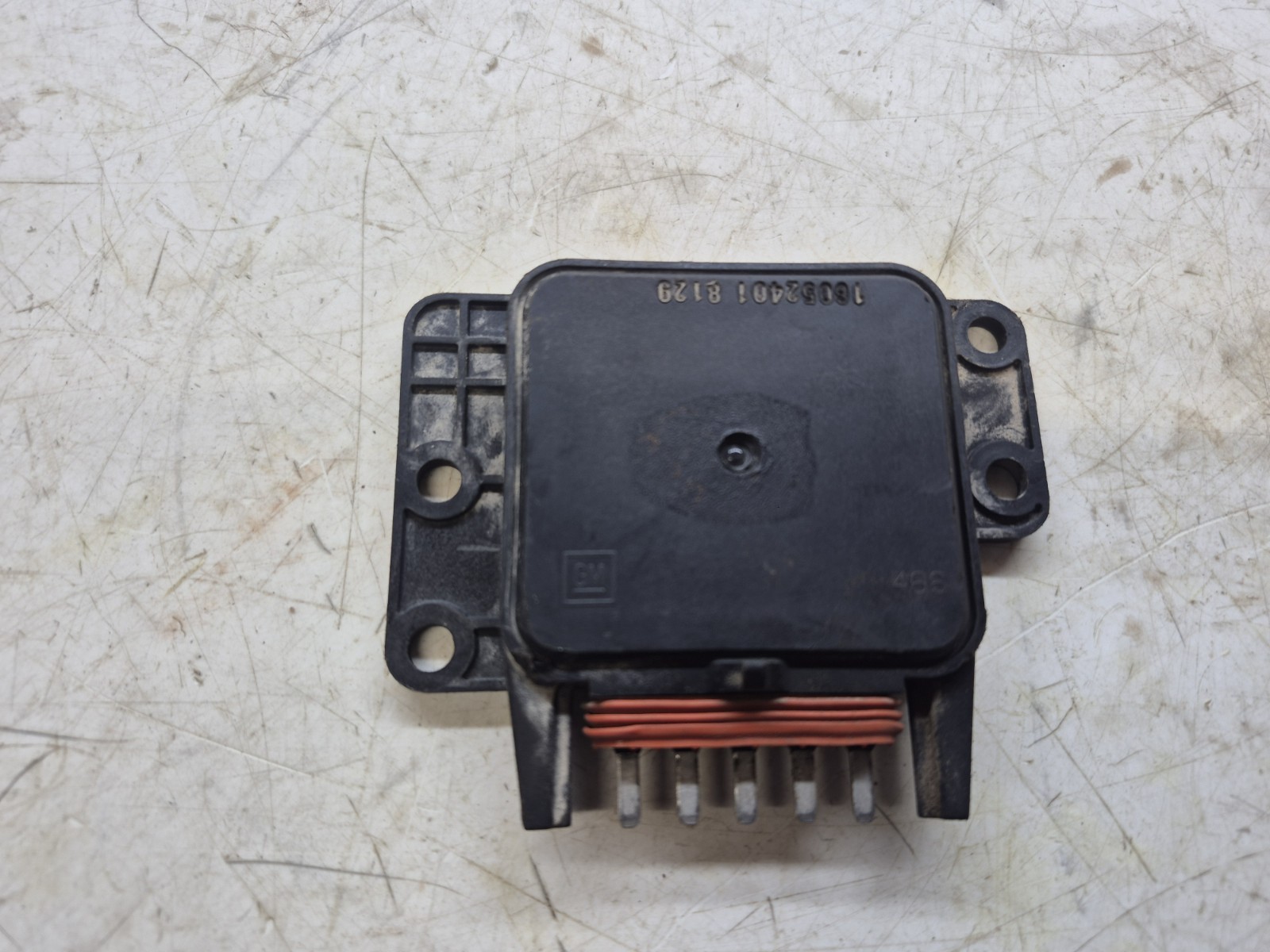 88-95 CHEVROLET SUBURBAN 1500 2500 3500 Engine Spark Control MODULE 16052401