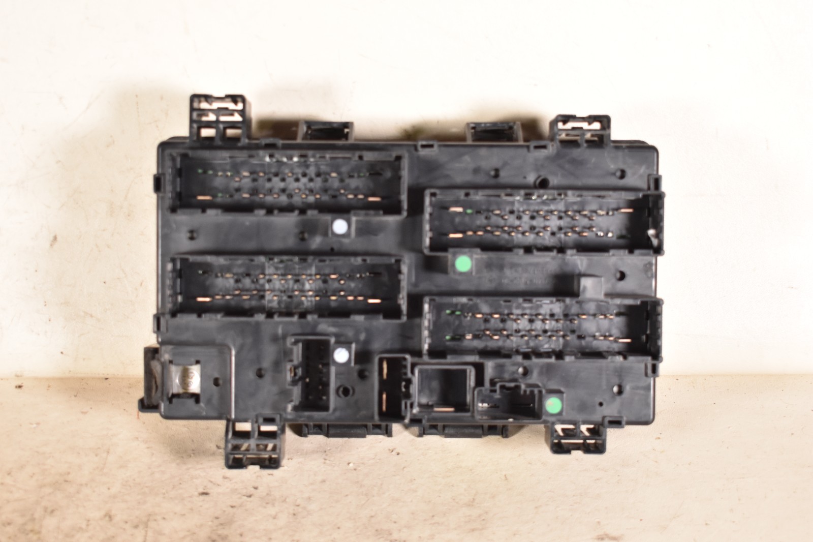 13-14 DODGE RAM 1500 INTEGRATED FUSE BOX ENGINE BAY FUSE BOX TIPM 68089578AG OEM