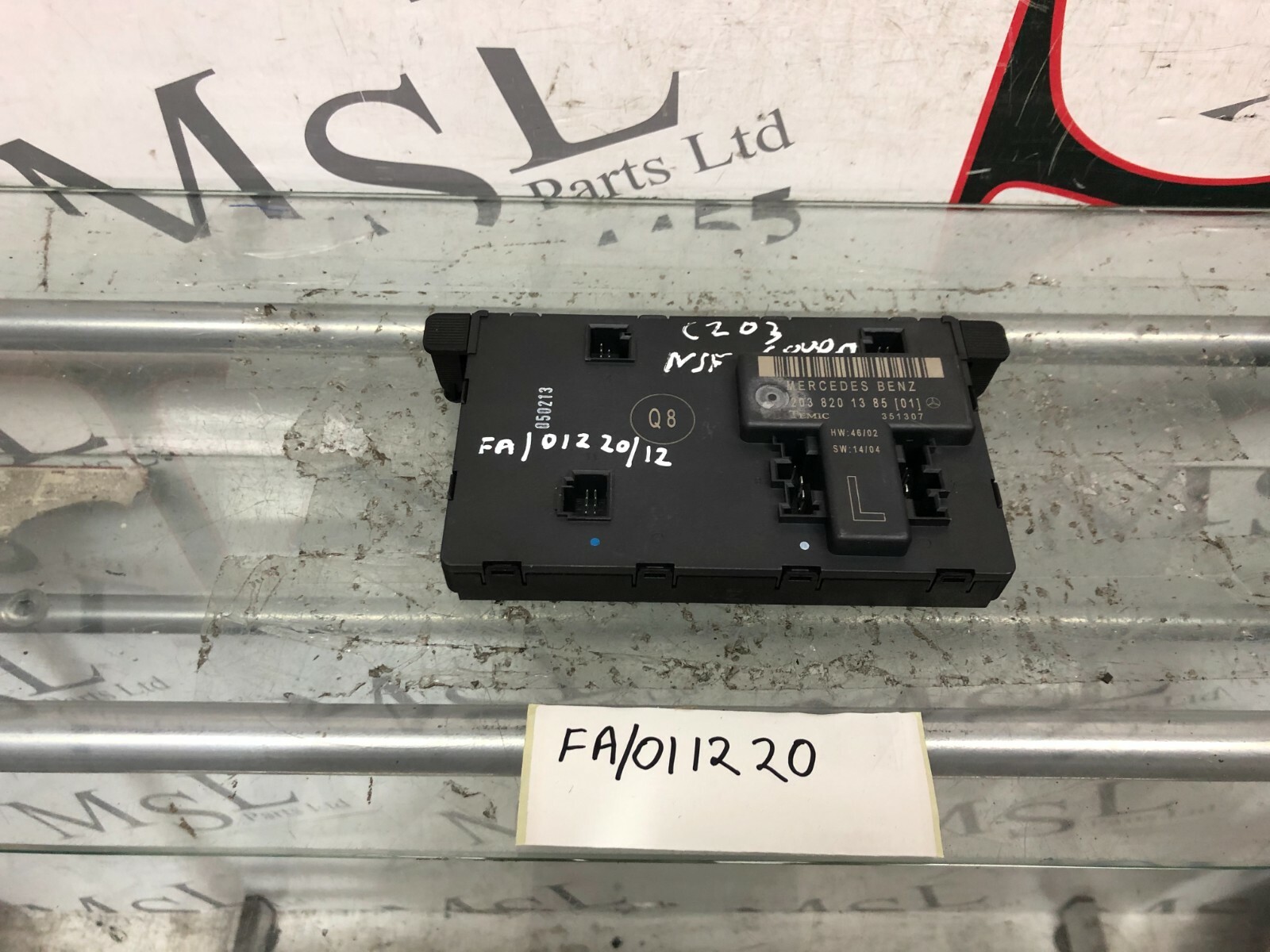 (AS) MERCEDES BENZ W203 C CLASS FRONT DOOR CONTROL MODULE ECU LEFT A2038201385