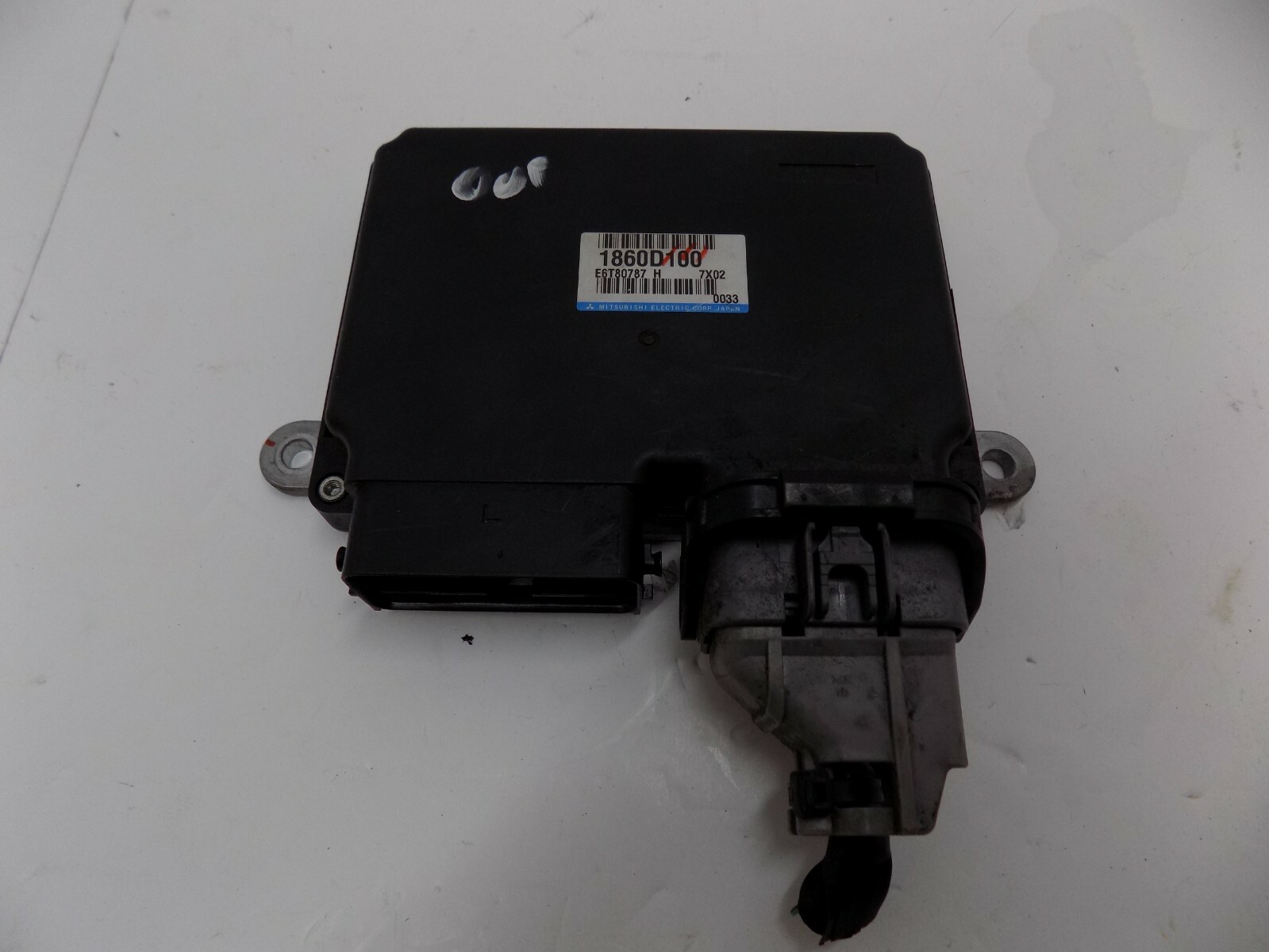 2017 -2019 MITSUBISHI OUTLANDER 1998cc Hybrid ECU Engine Control Unit 1860D100