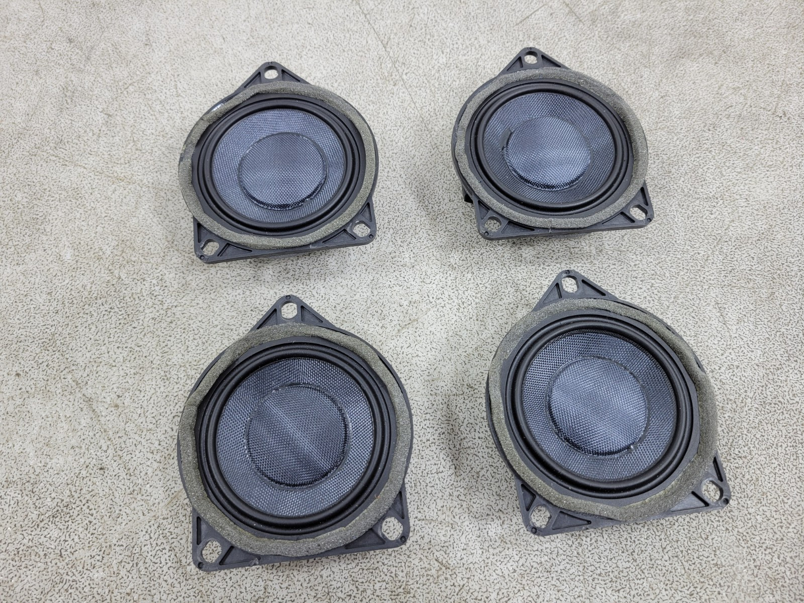 RANGE ROVER L405 VOGUE PREMIUM SOUND SEAT/C. LINING/BOOT SPEAKER *PRICE FOR ONE*