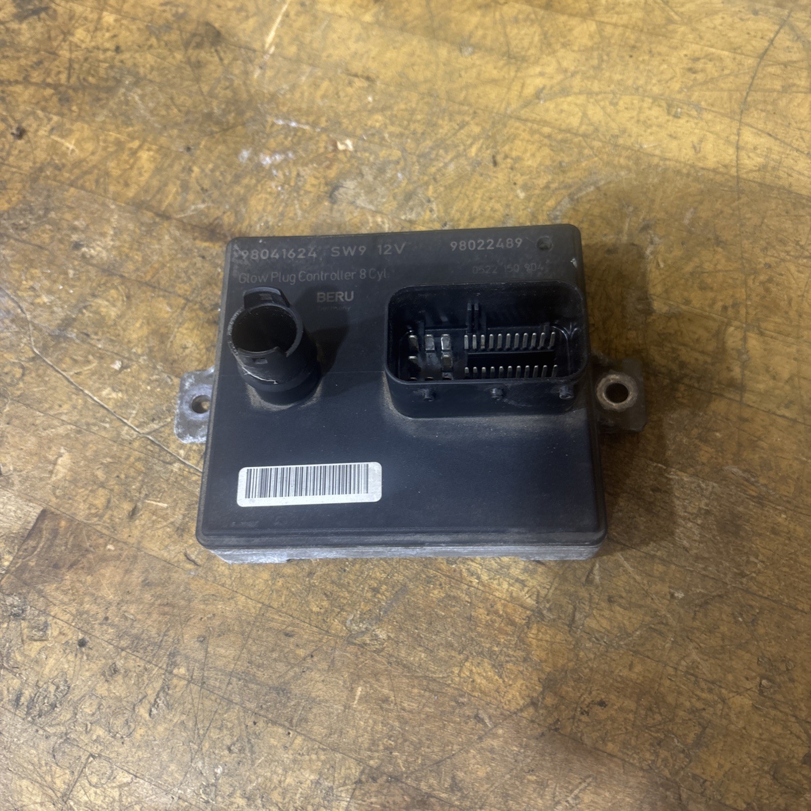 Chevy GMC 3500 2007 6.6L Duramax LBZ Diesel Glow Plug Control Module 98041624
