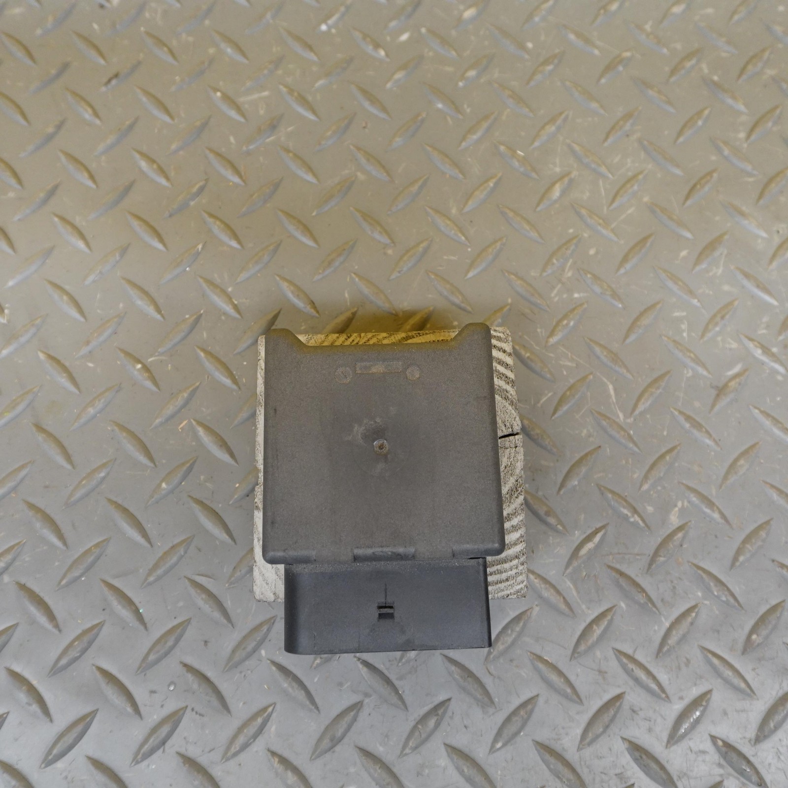 2022-2025 VOLKSWAGEN TAOS FUEL GAS TANK PUMP CONTROLLER MODULE UNIT 5Q0906093B
