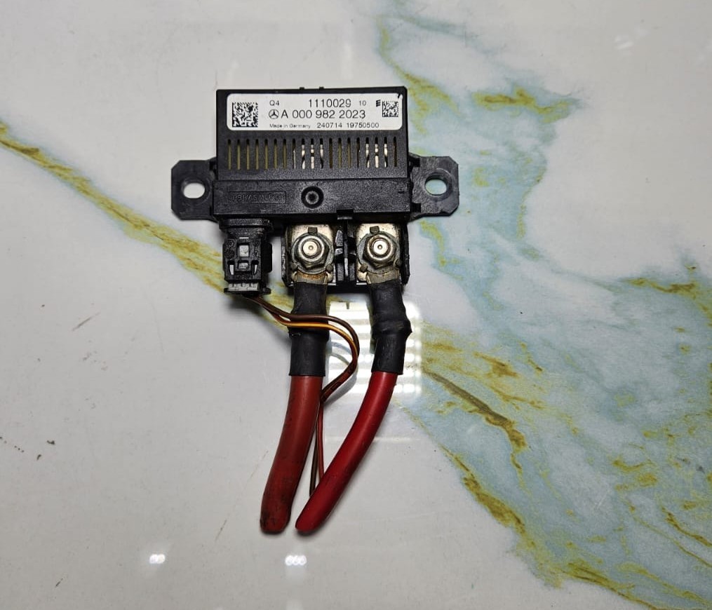 2013-2020 Mercedes-Benz Battery Control Relay Control Module 0009822023 OEM