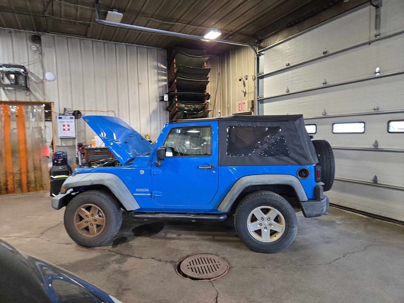 Used Engine Control Module (ECM) fits: 2011 Jeep Wrangler Electronic Control Mod