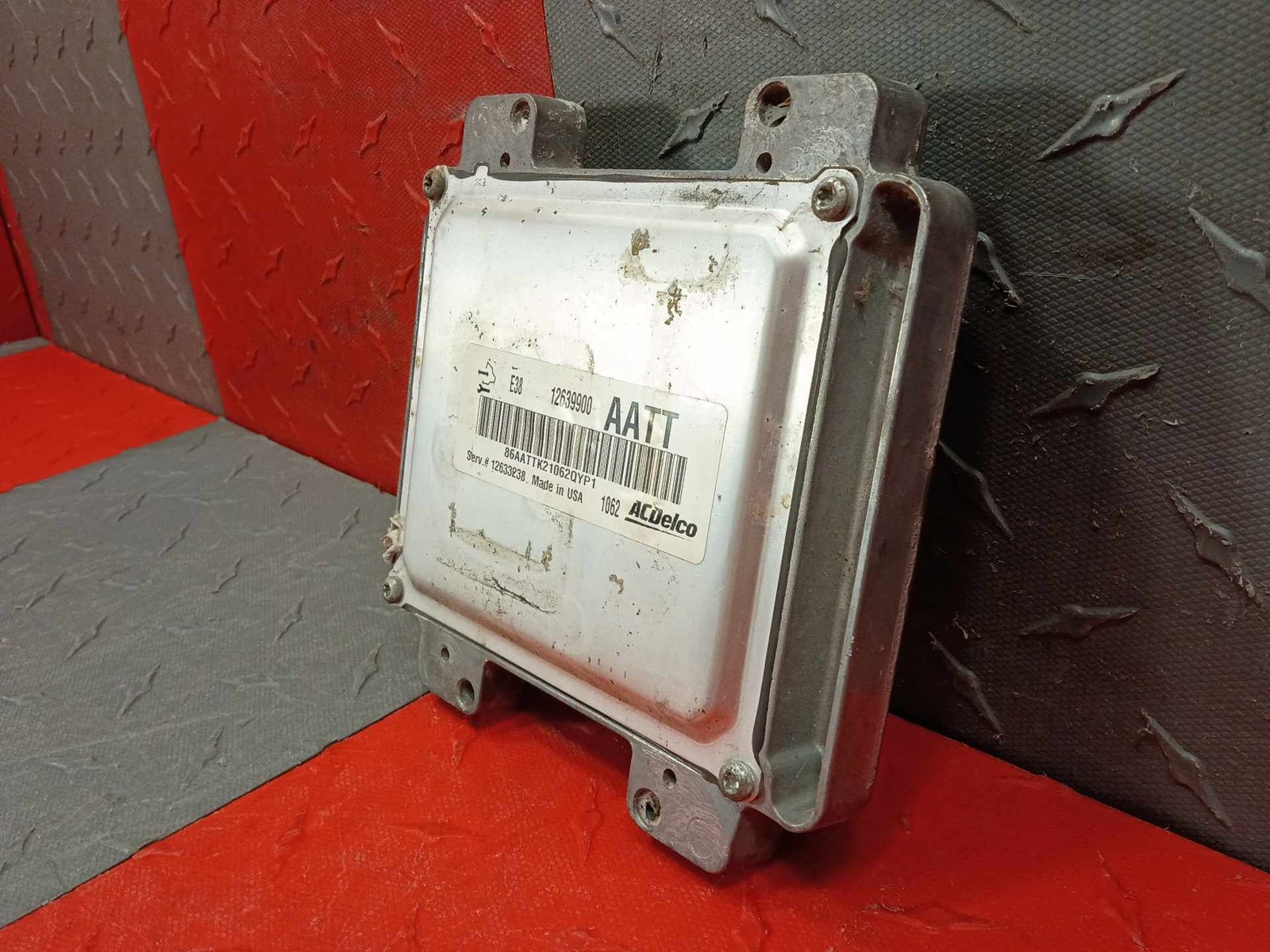 2010-2014 Suburban 1500 ~ Engine Control Module ECM ECU #12639900