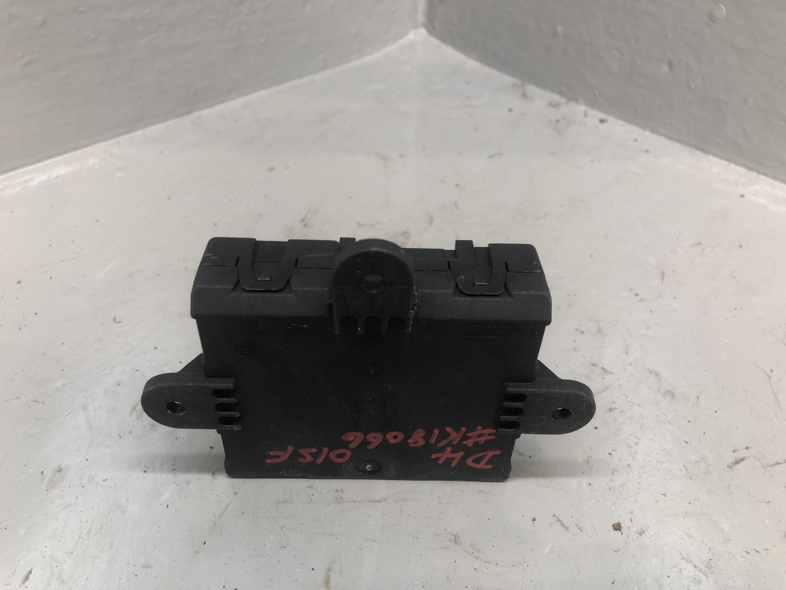 Discovery 4 Control Module ECU Off Side Front BJ32 14D618 AC Land Rover