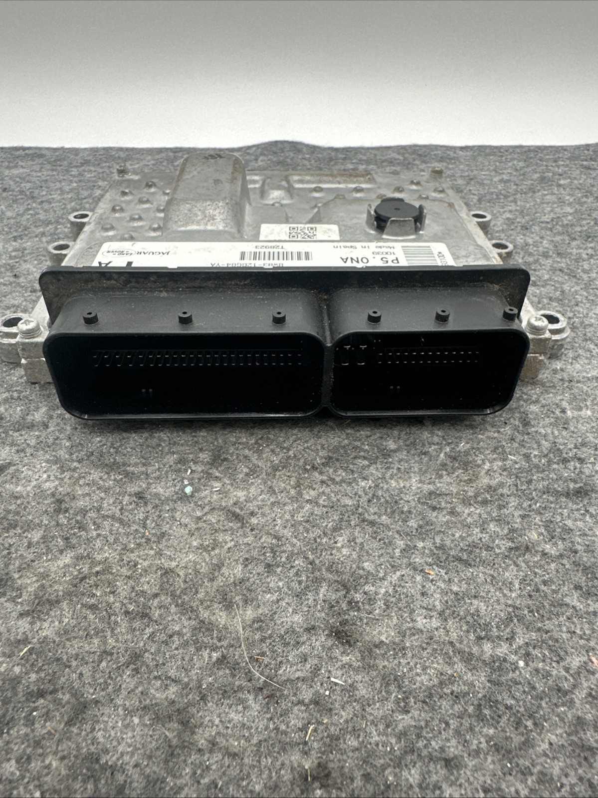 2010 – 2013 RANGE ROVER SPORT L320 5.0L ENGINE CONTROL UNIT 8W83-12B684-YA OEM