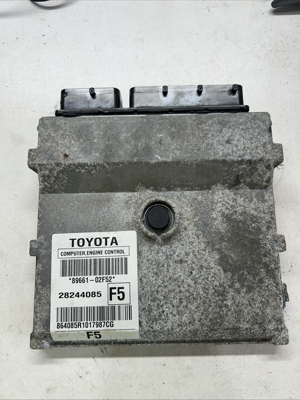OEM 2009-2010 Toyota Corolla ECM Engine Control Module Unit ECU 89661-02F52