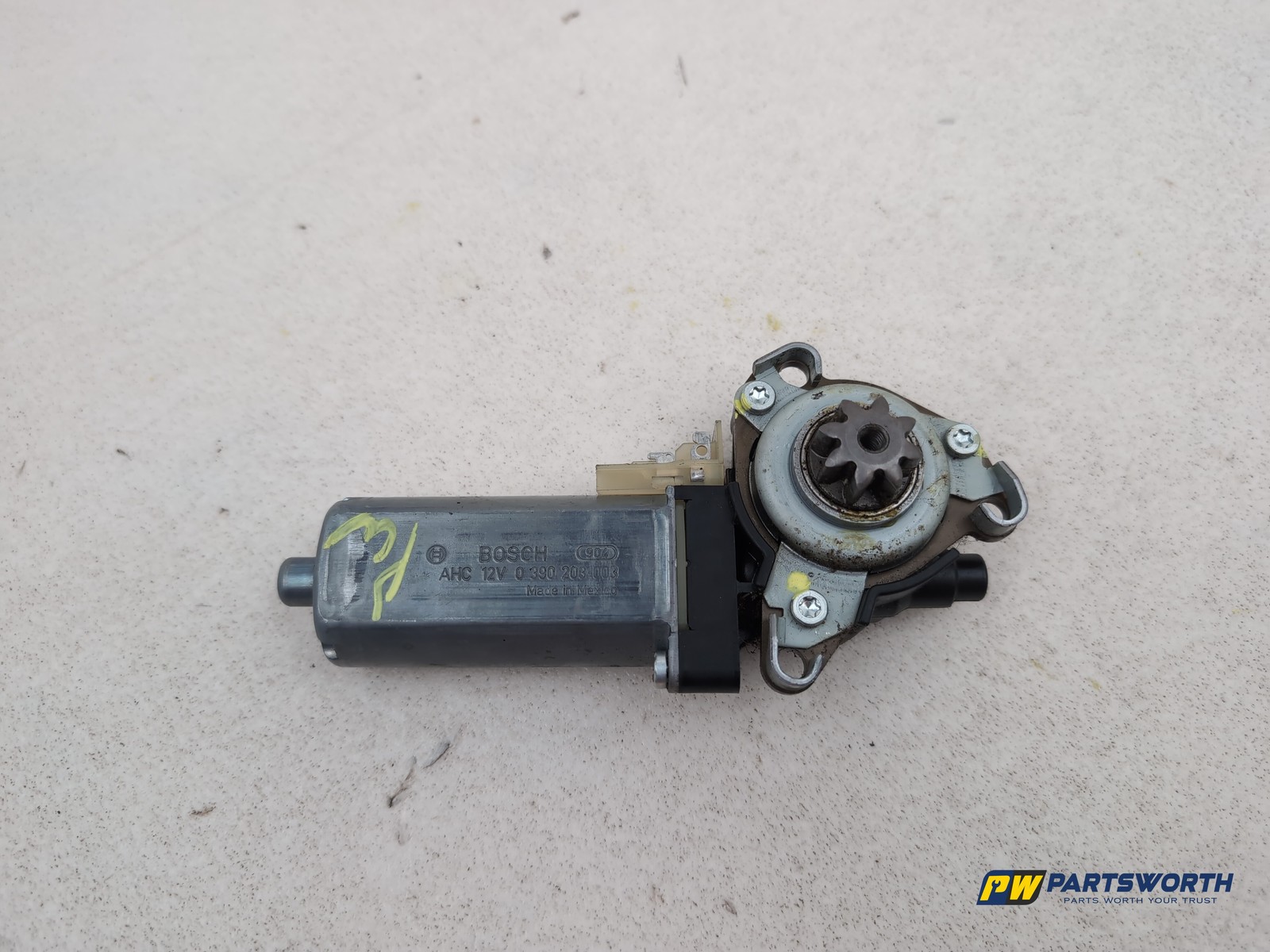 MERCEDES R320 R-CLASS W251 FRONT SEAT ADJUSTMENT MOTOR LEFT SIDE 0390203003